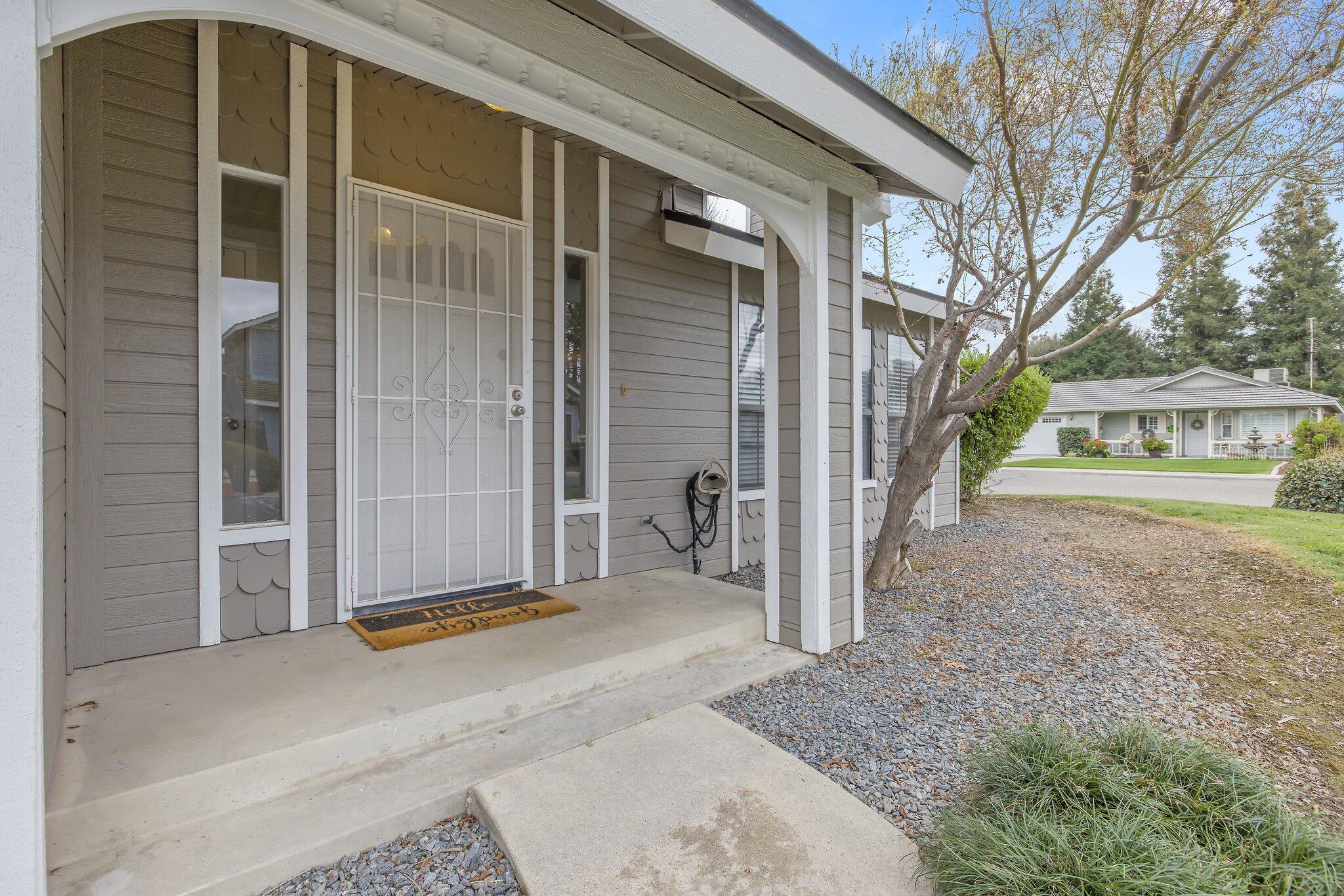 2328 W Packwood Drive