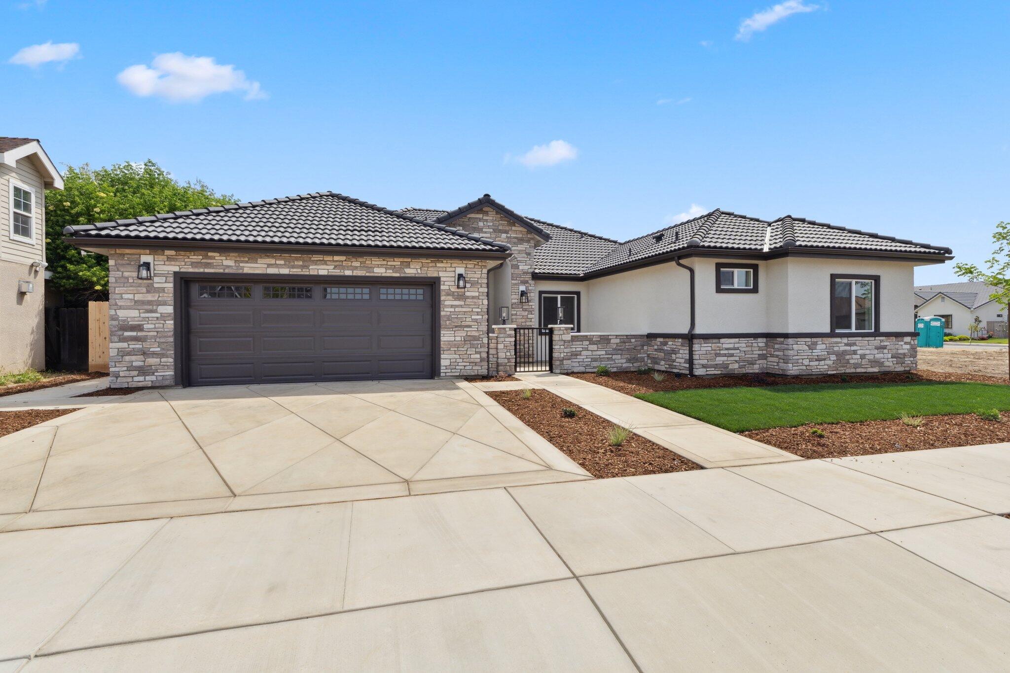 4248 S Chatham Street