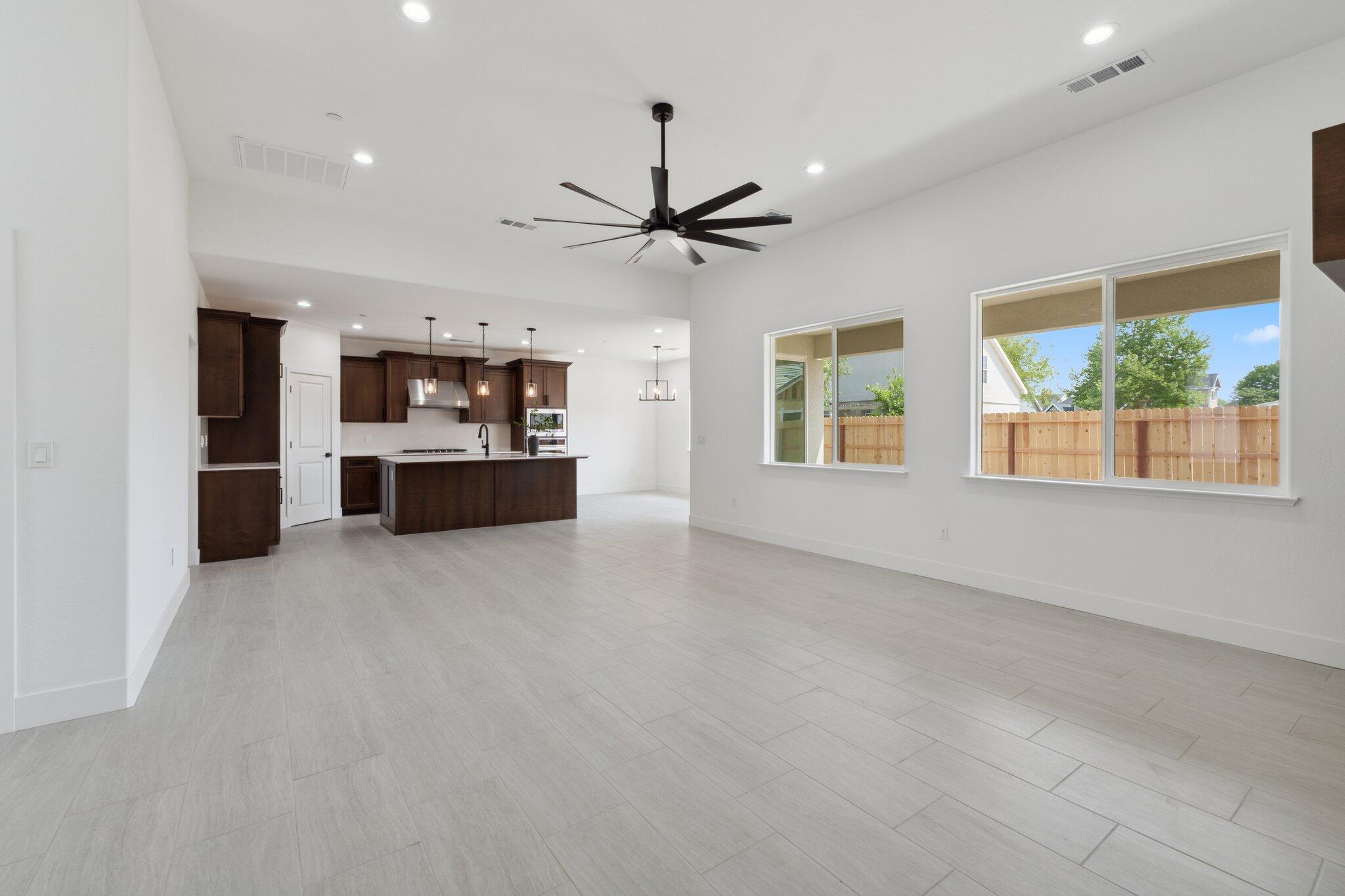 4248 S Chatham Street