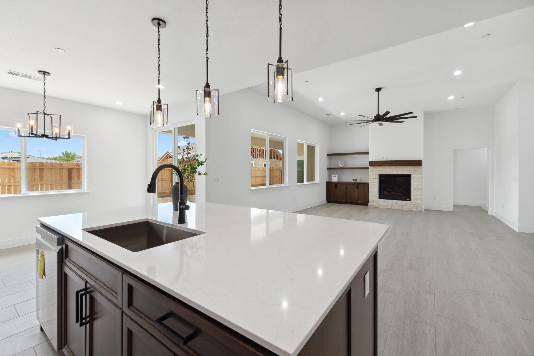 4248 S Chatham Street