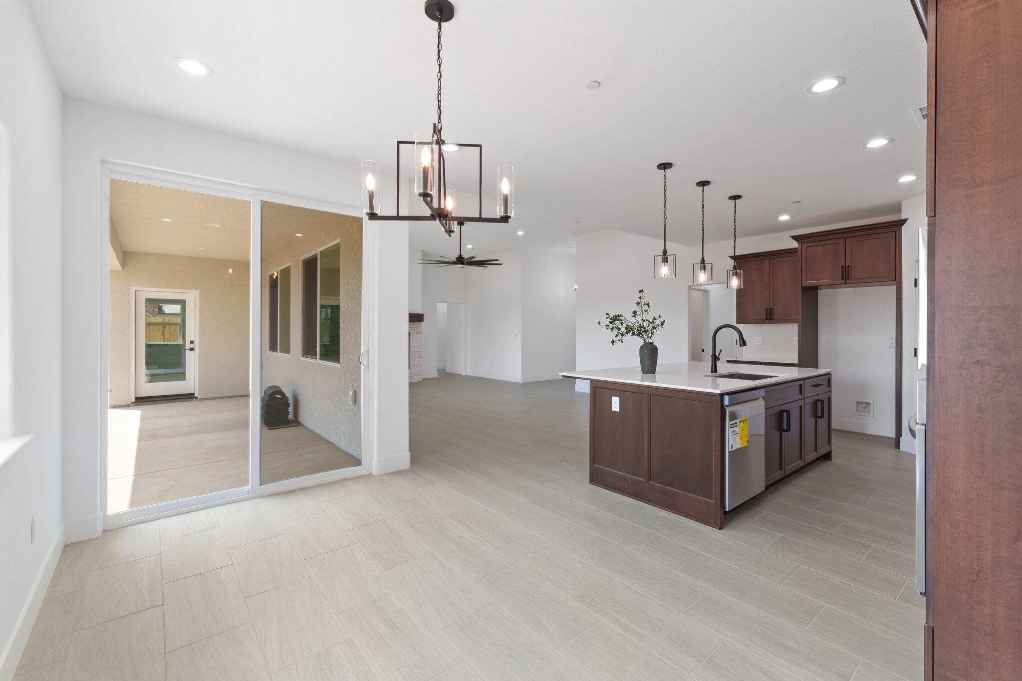 4248 S Chatham Street