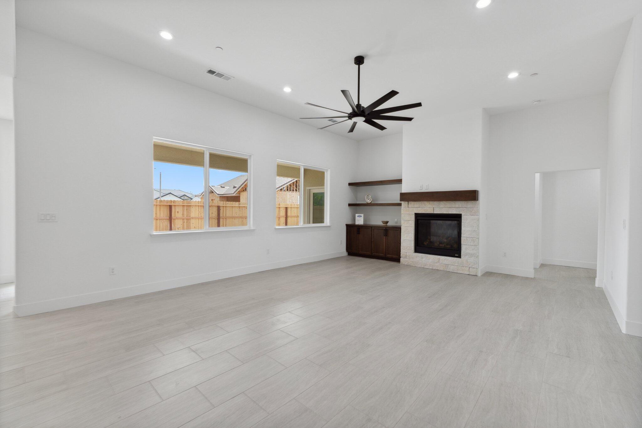 4248 S Chatham Street