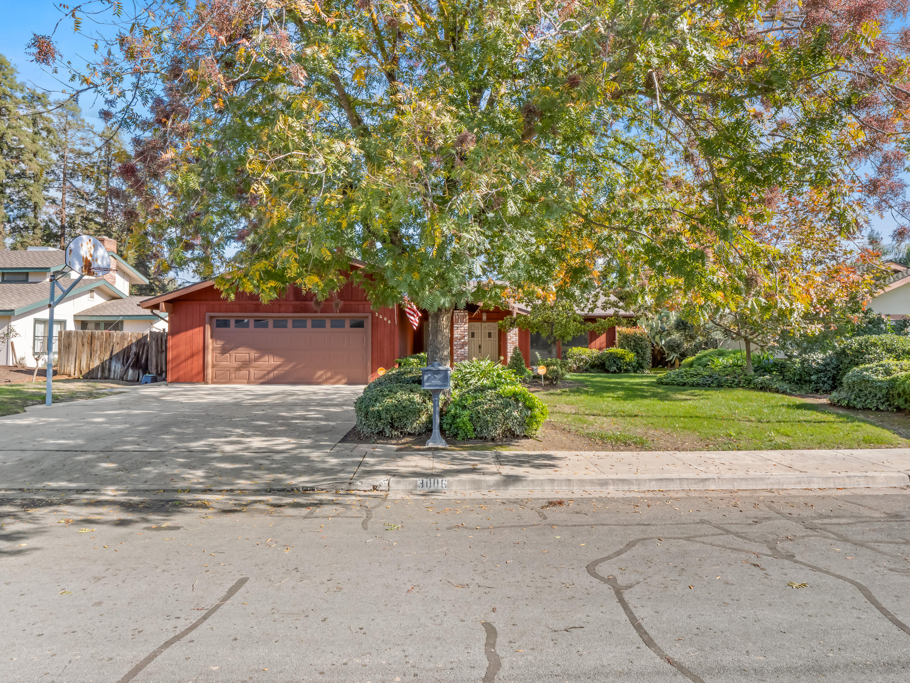 3006 S Vintage Street