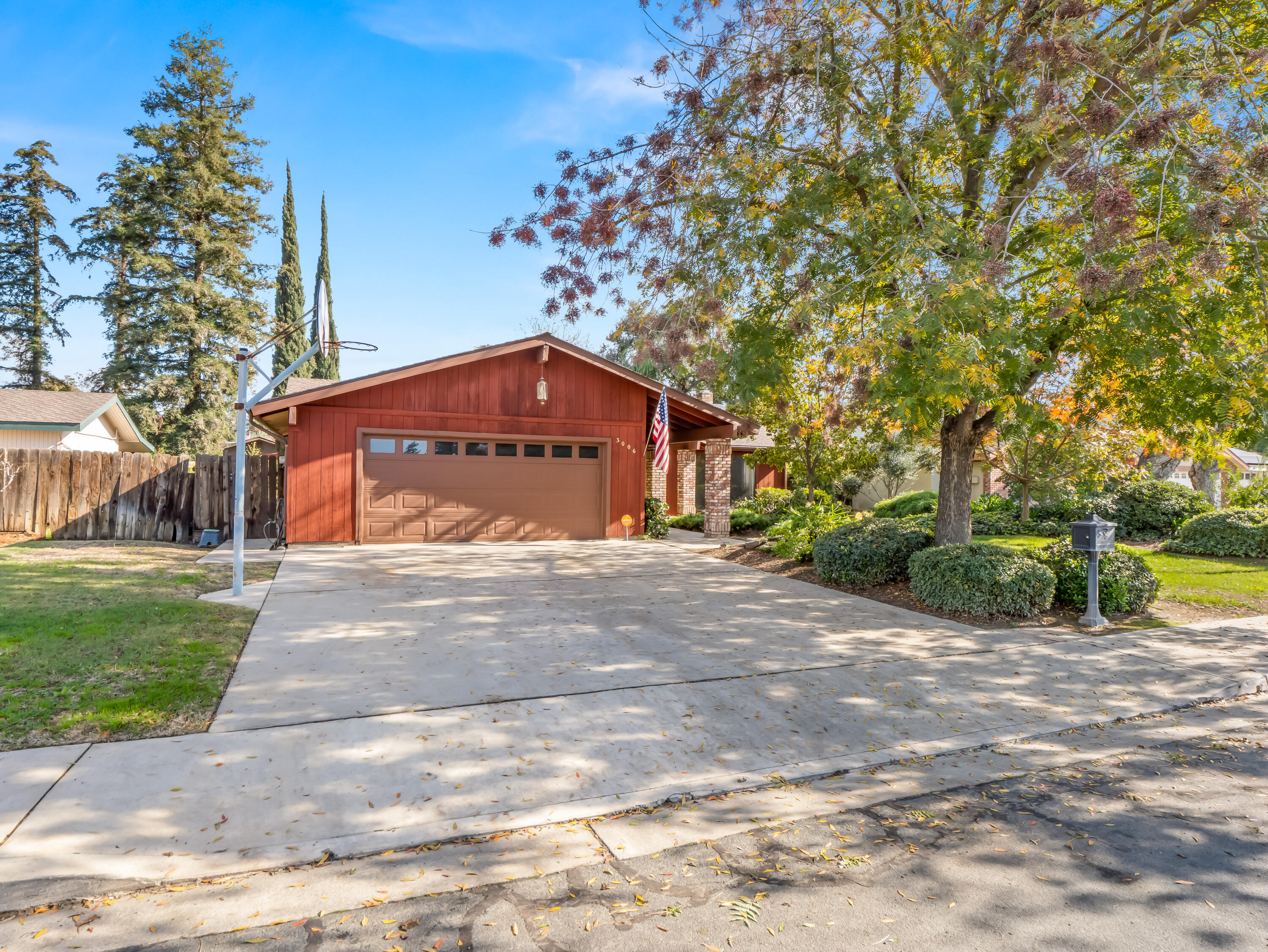 3006 S Vintage Street