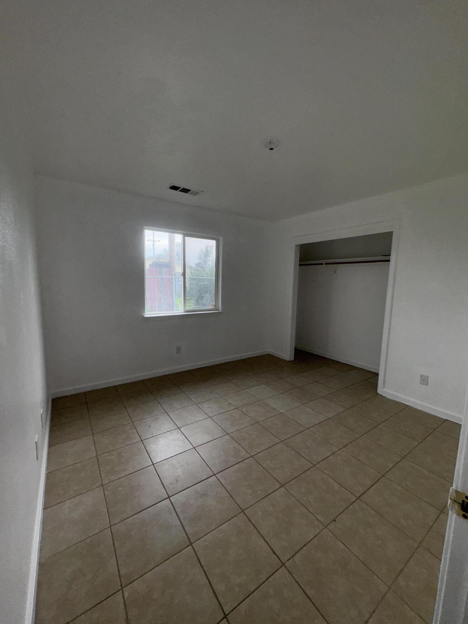 25764 Road 204, 204