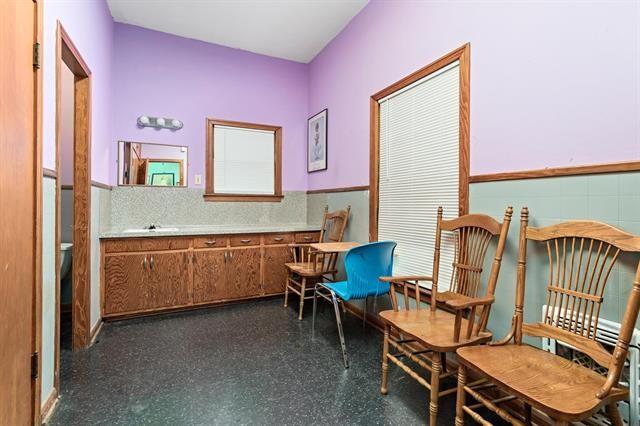 1307 W Cypress Avenue