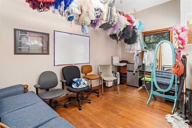 1307 W Cypress Avenue