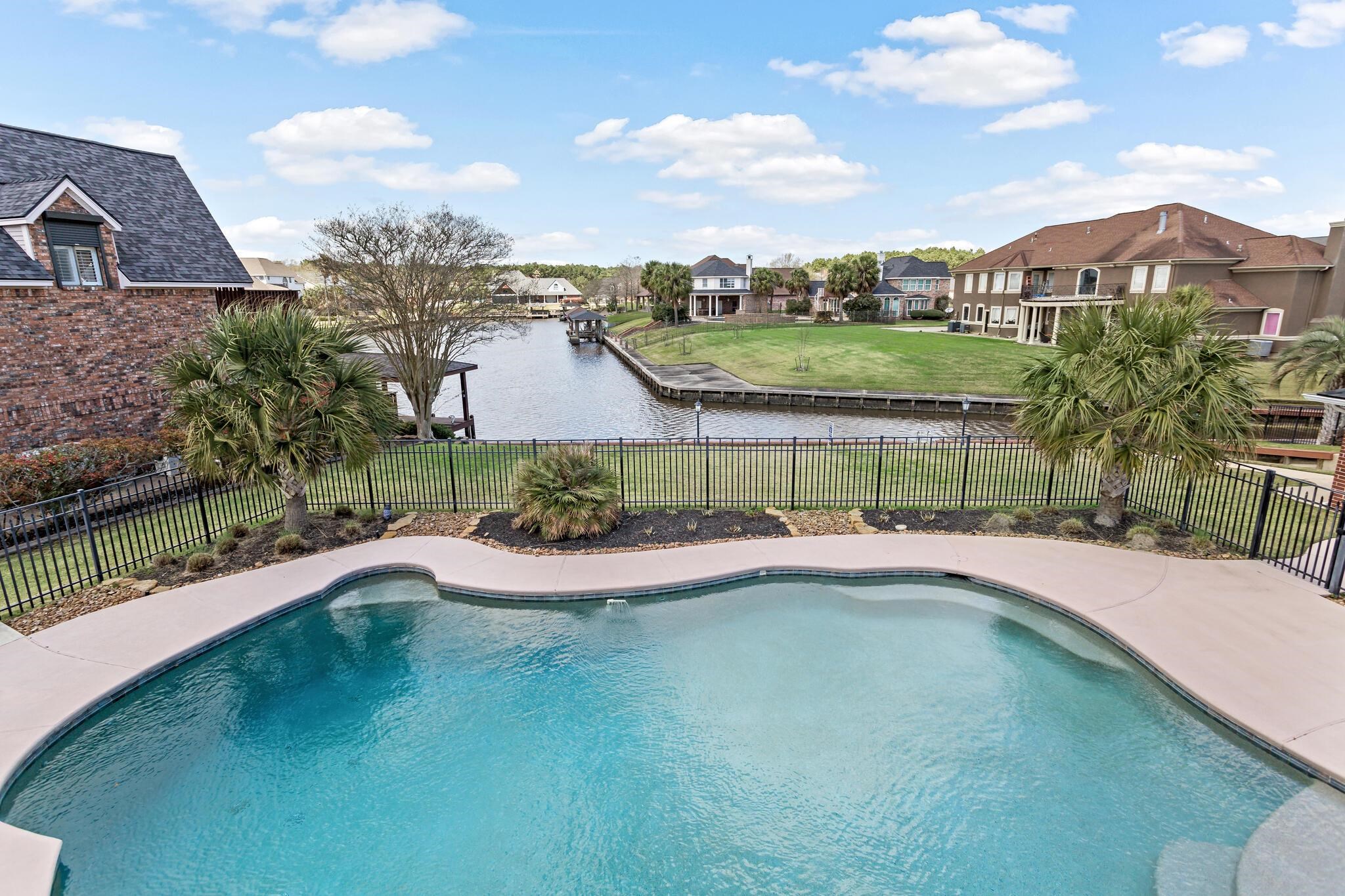 302 Waterwood Dr