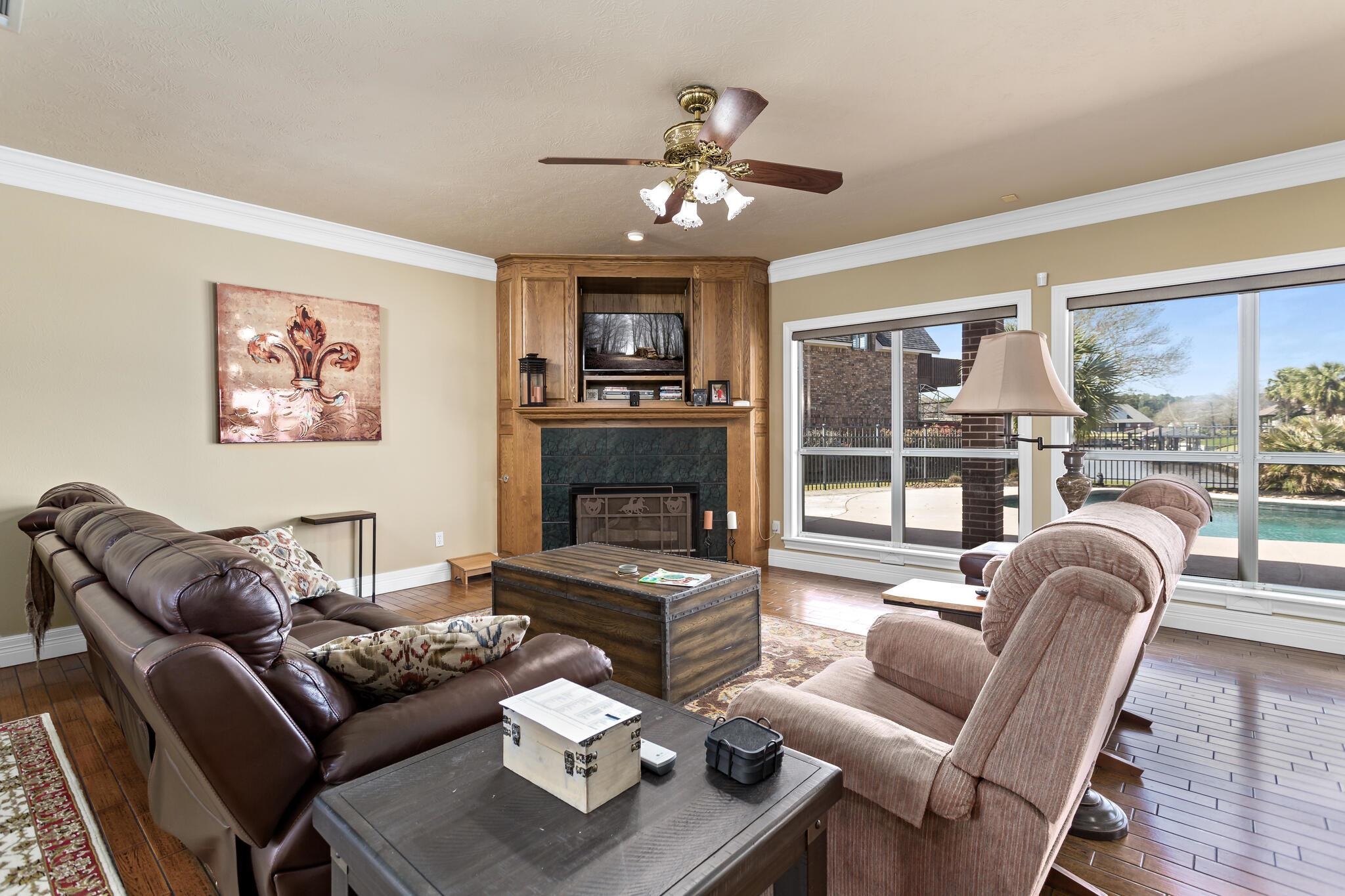 302 Waterwood Dr