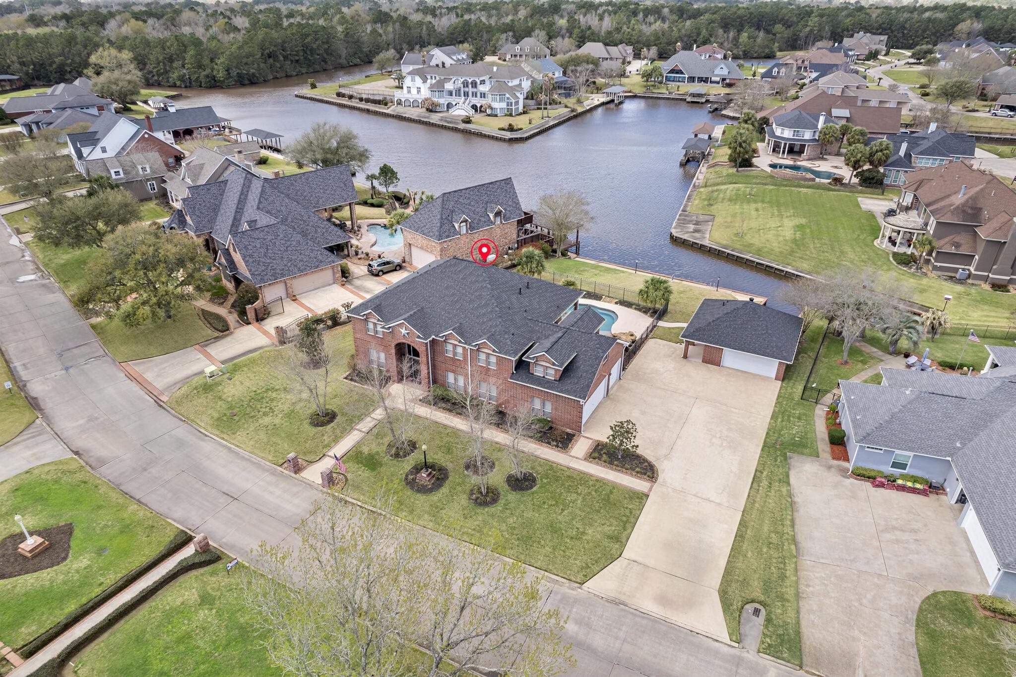 302 Waterwood Dr