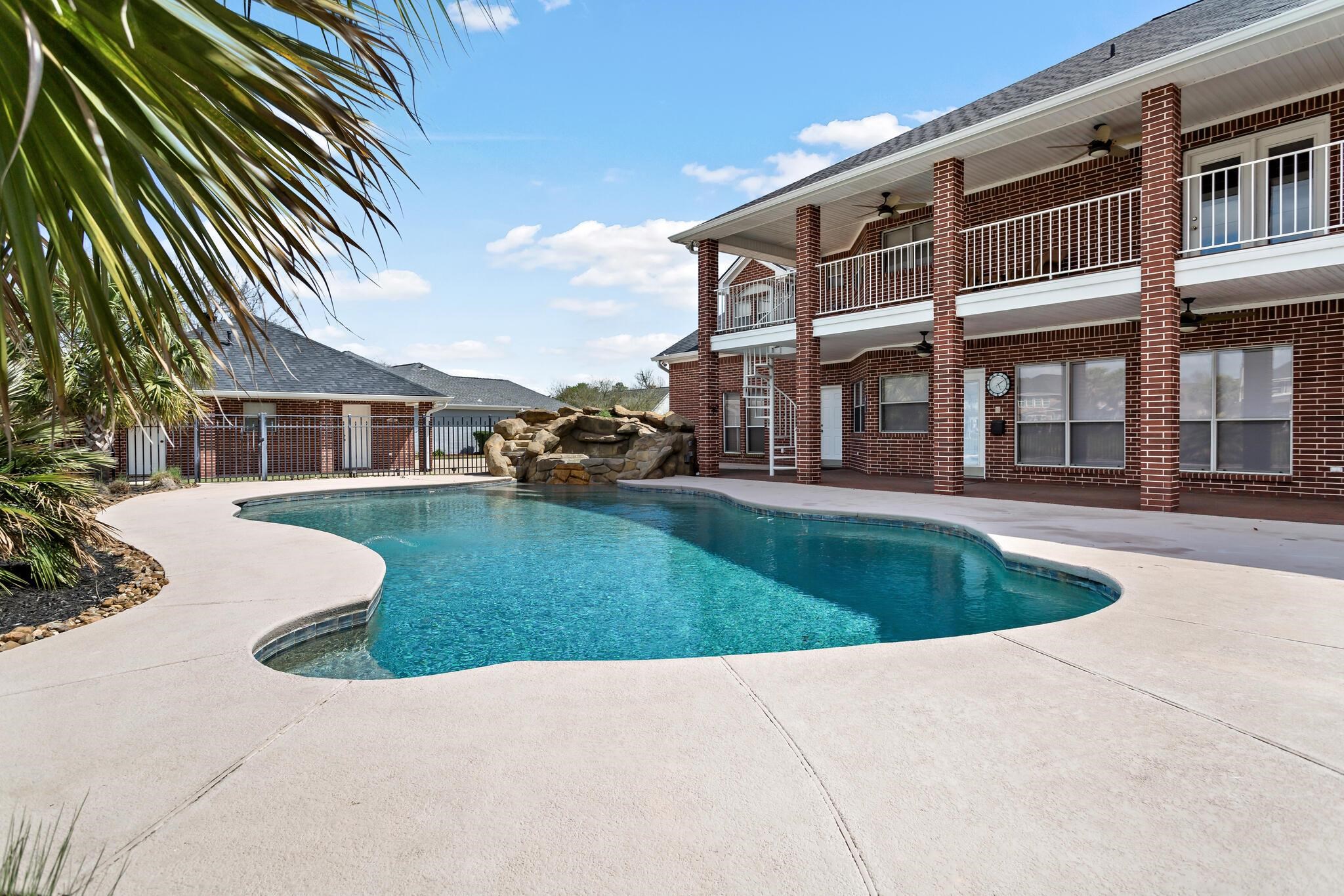 302 Waterwood Dr