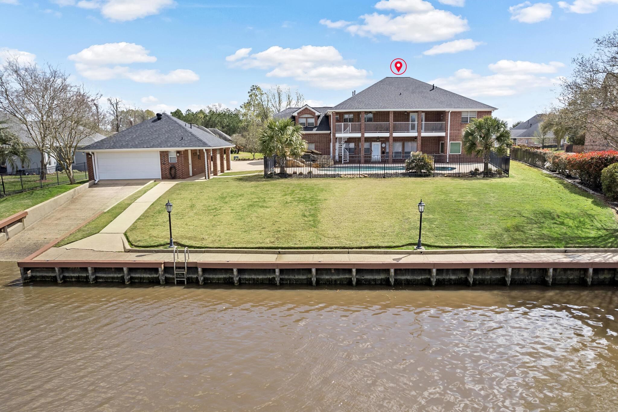302 Waterwood Dr