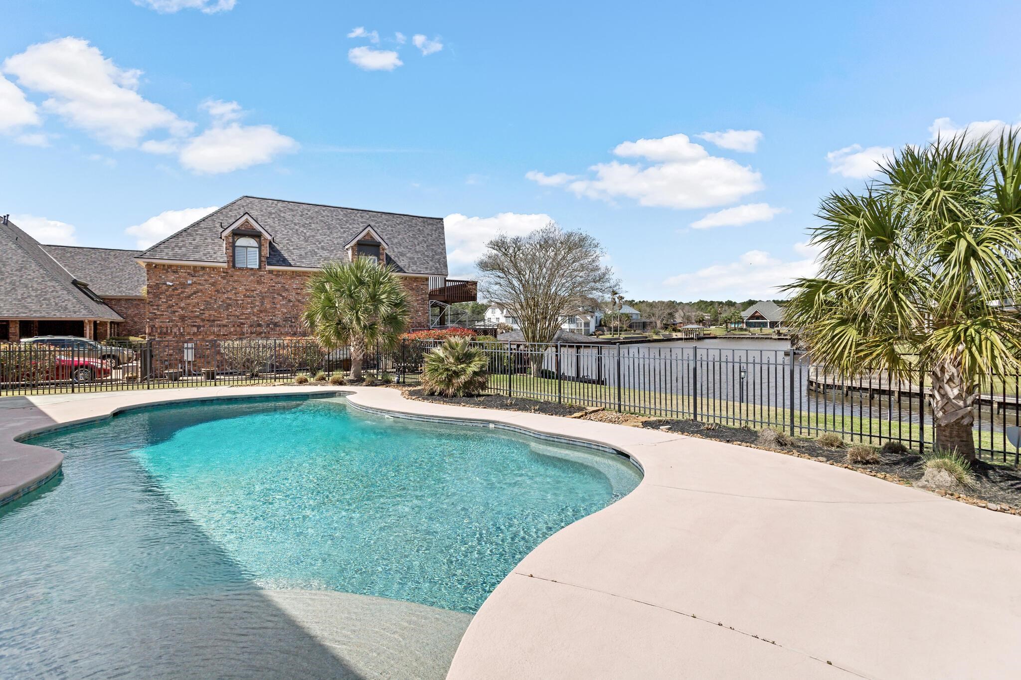 302 Waterwood Dr