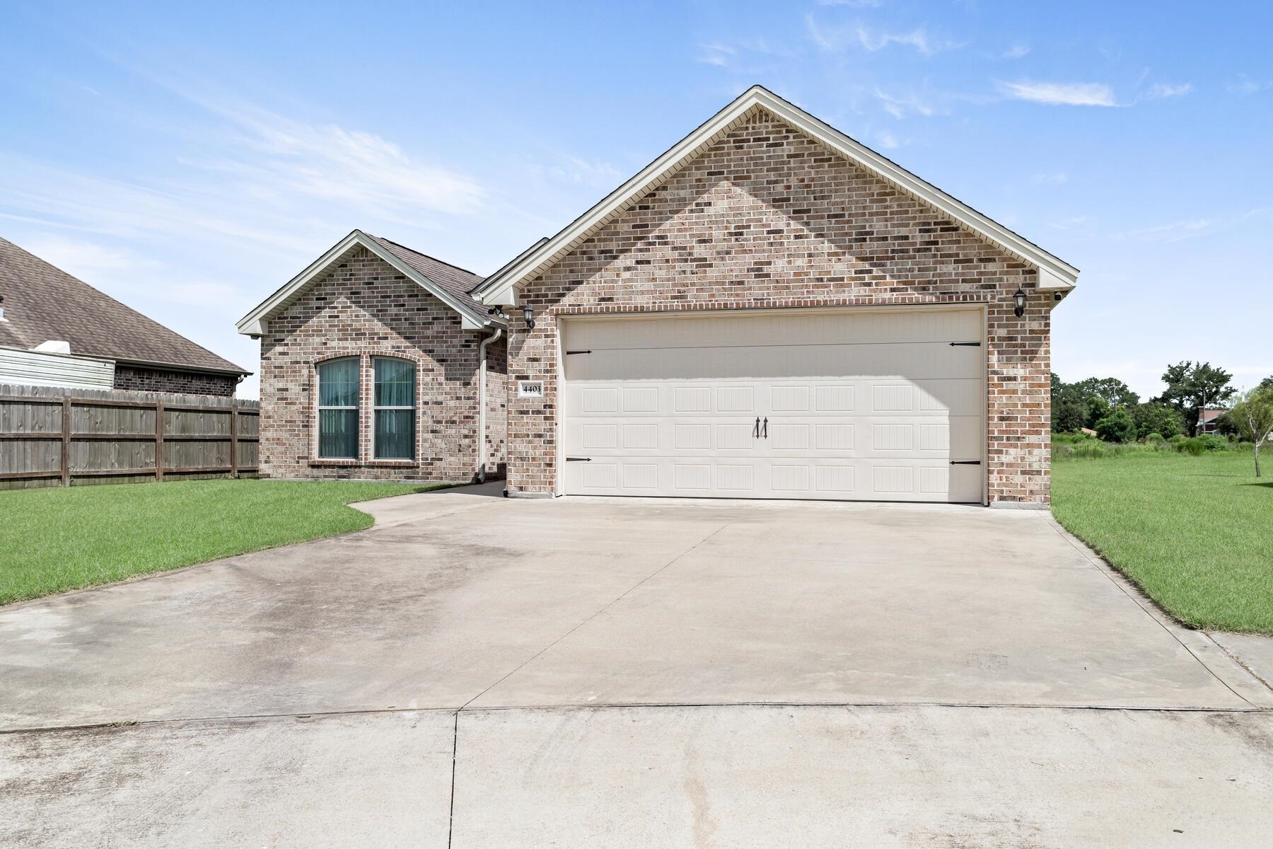 4403 Persimmon Circle