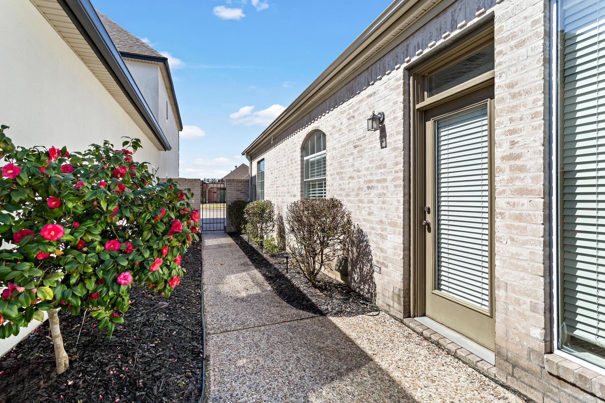 6355 Chasse Gardens