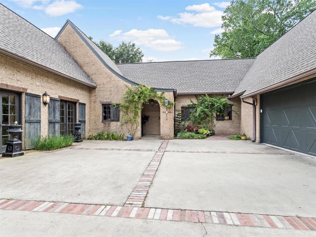 19 Waterford Dr