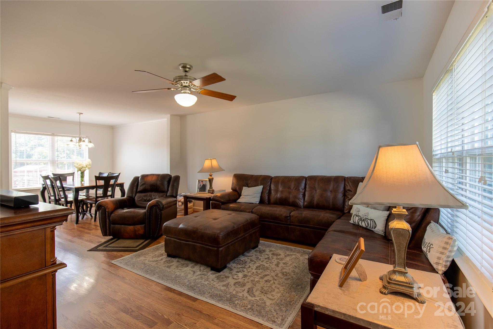 118 Midglen Court