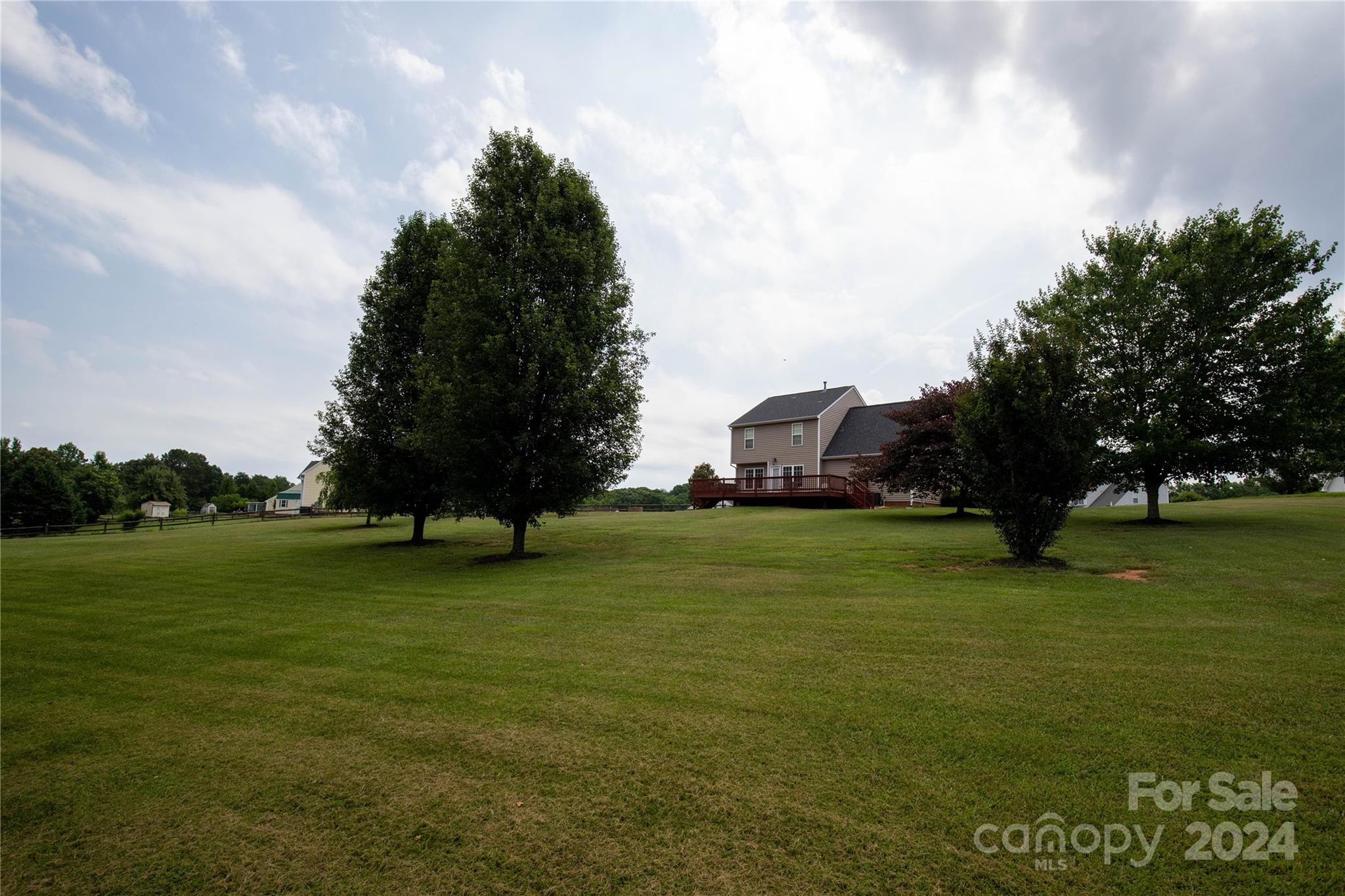 118 Midglen Court