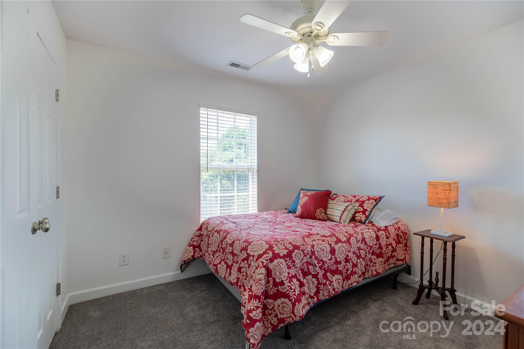 118 Midglen Court