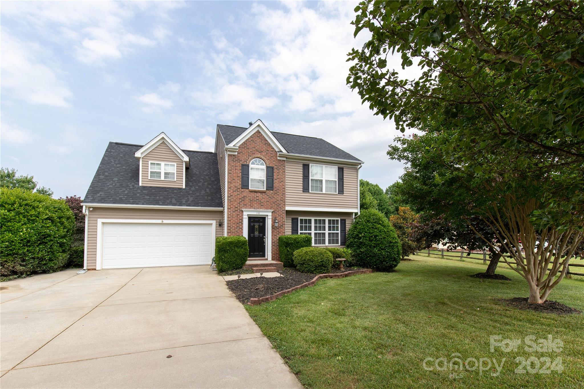 118 Midglen Court
