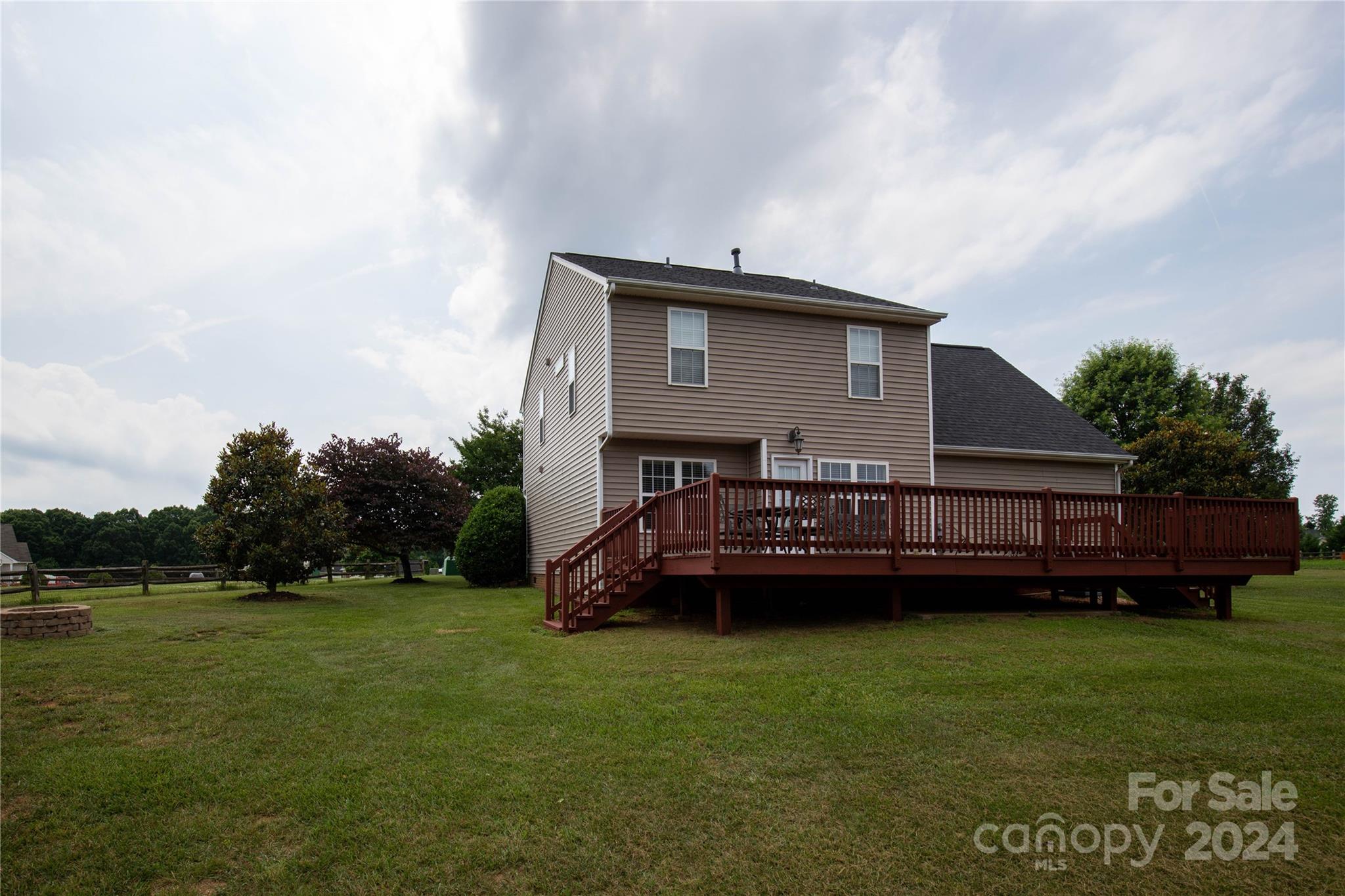 118 Midglen Court