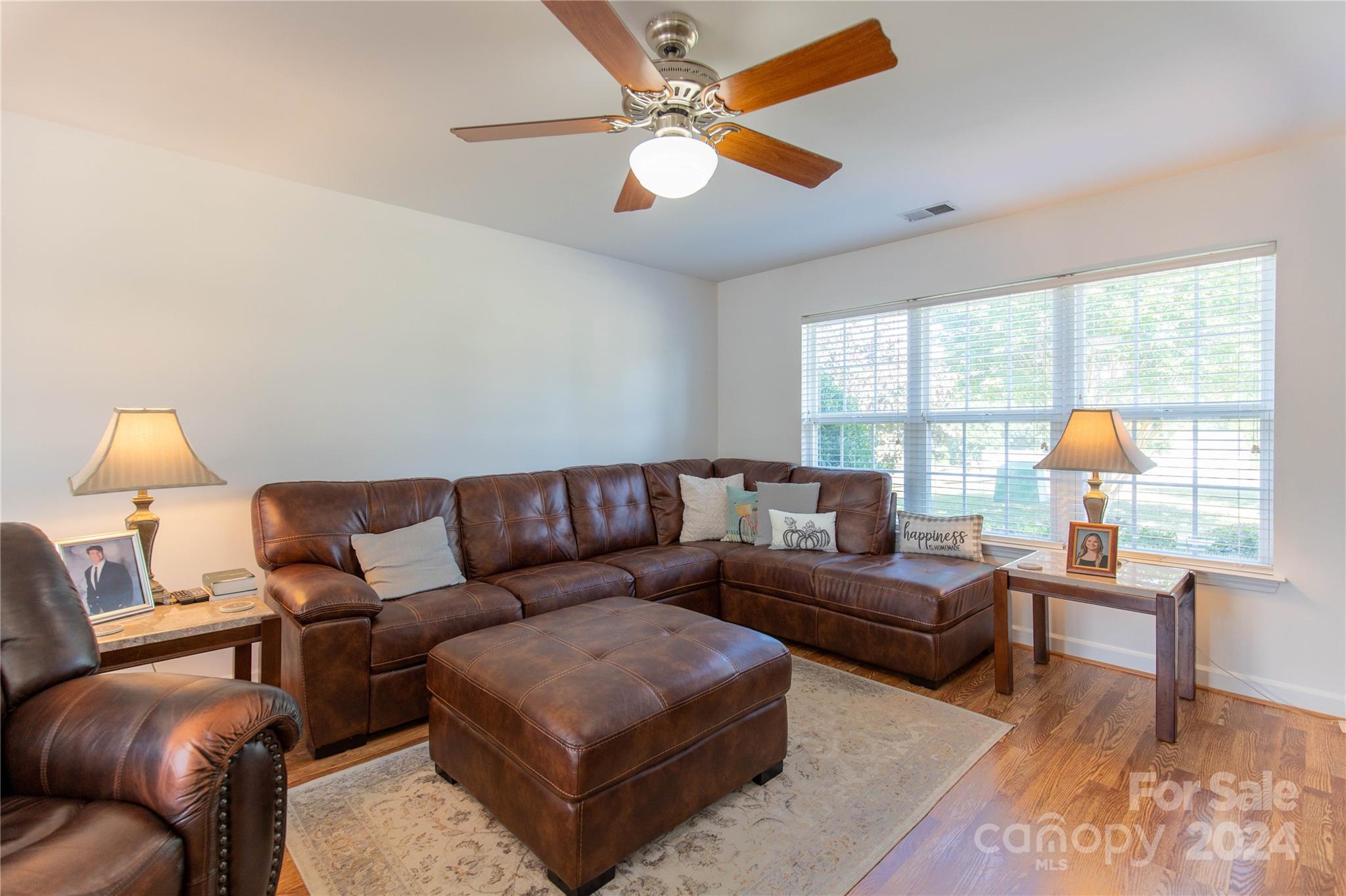 118 Midglen Court