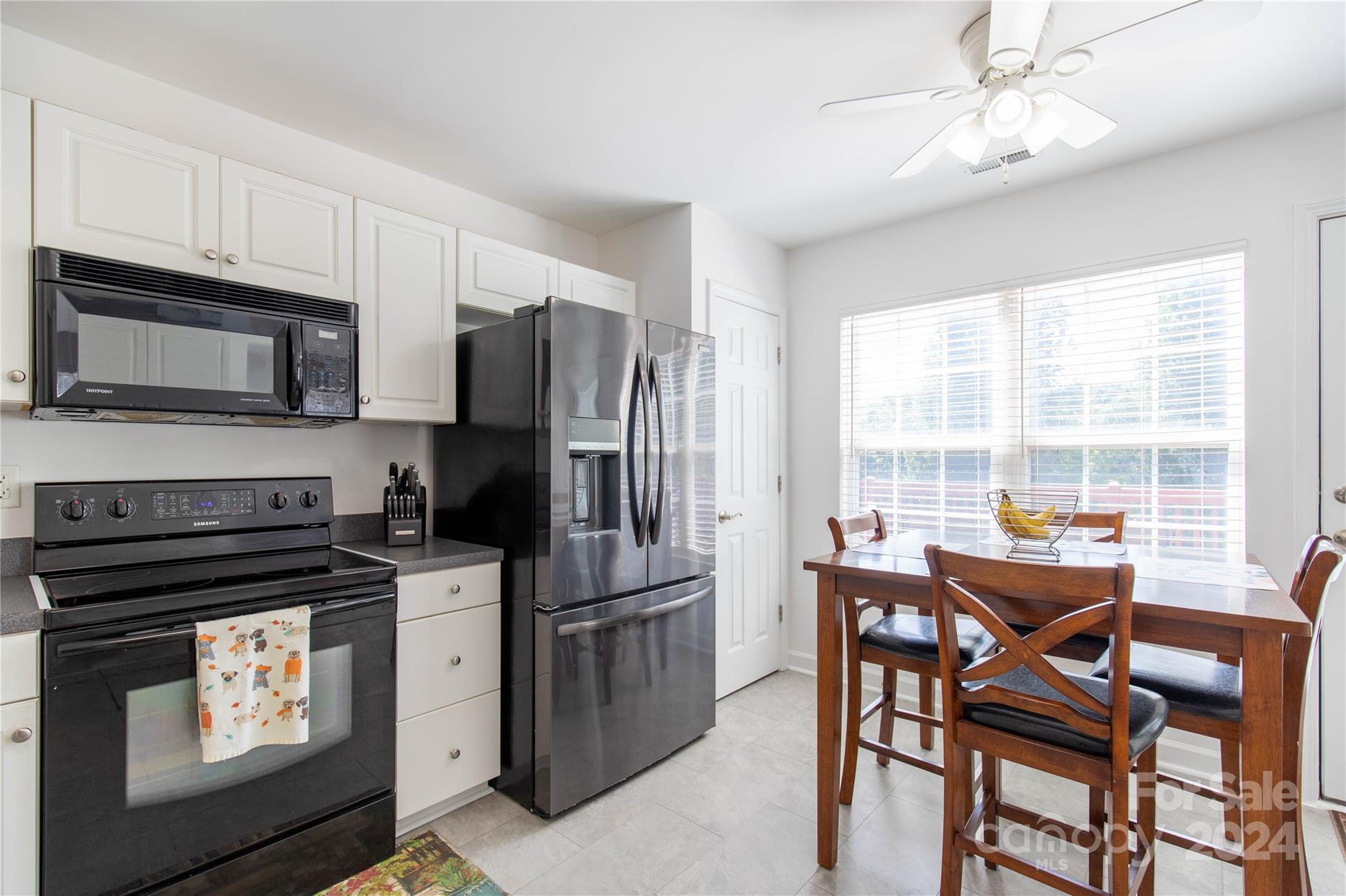 118 Midglen Court