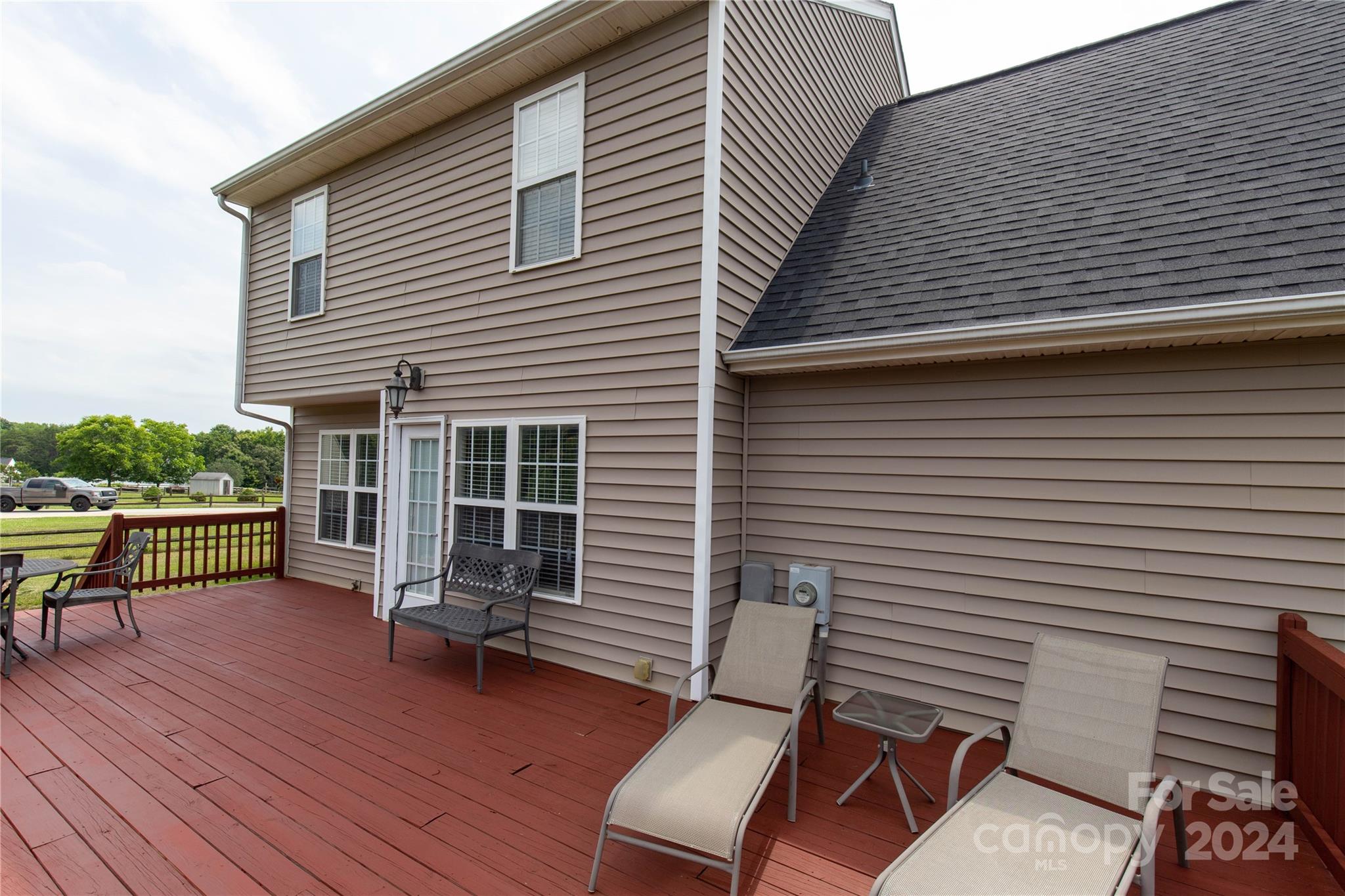 118 Midglen Court