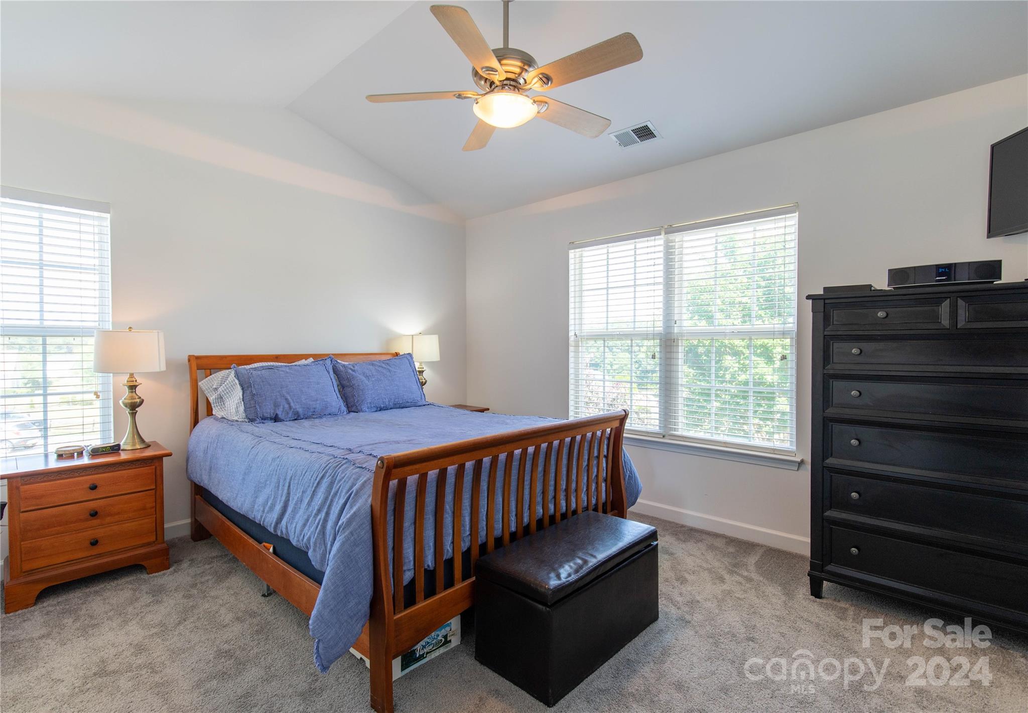 118 Midglen Court