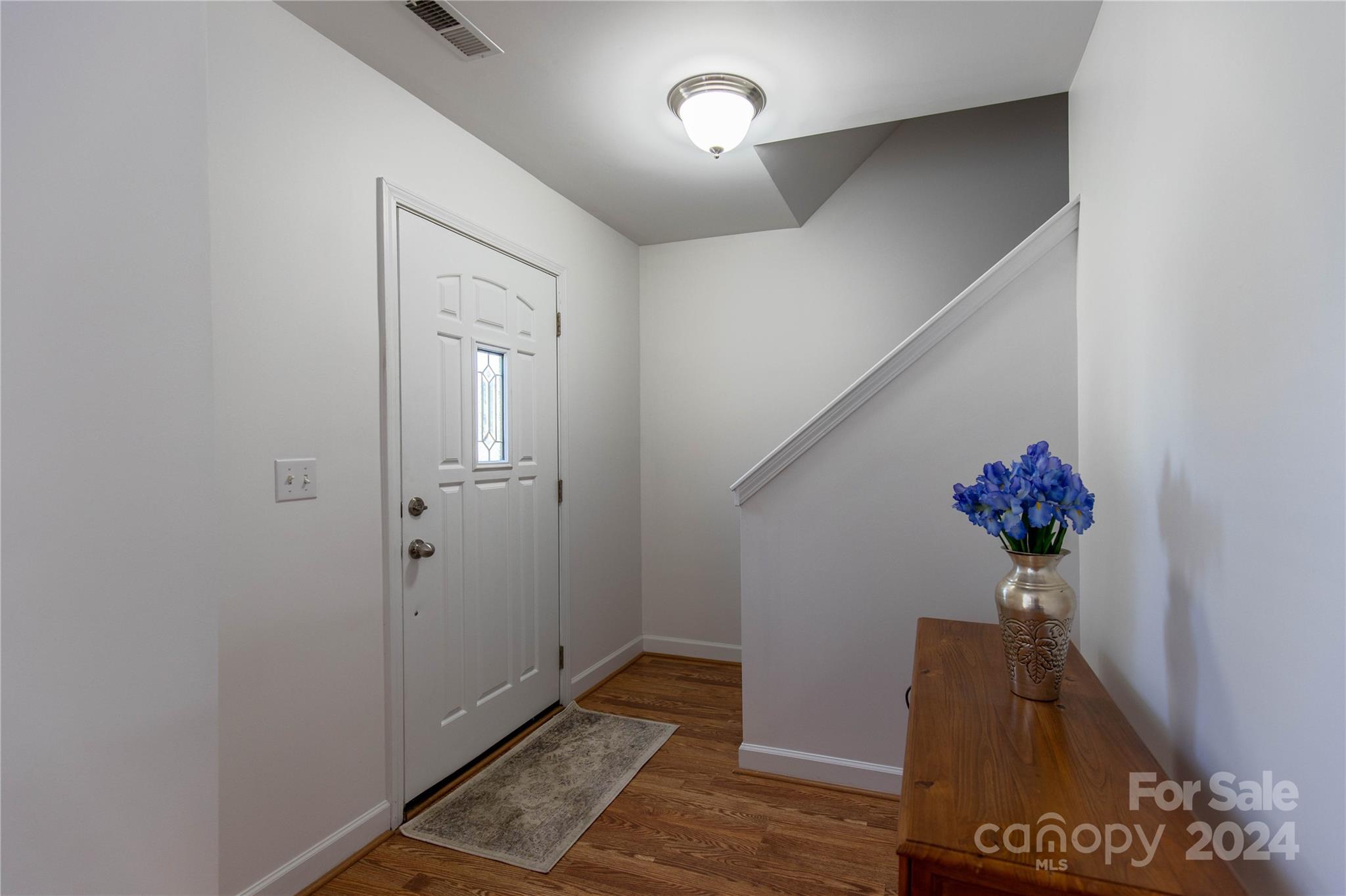 118 Midglen Court