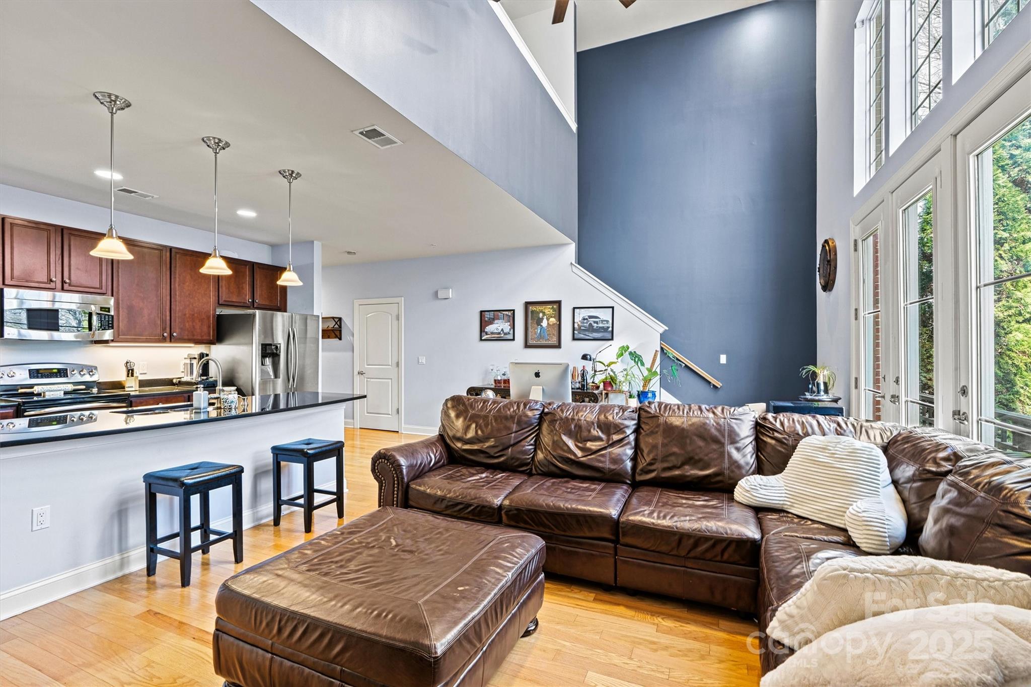 121 Irving Avenue Unit: F