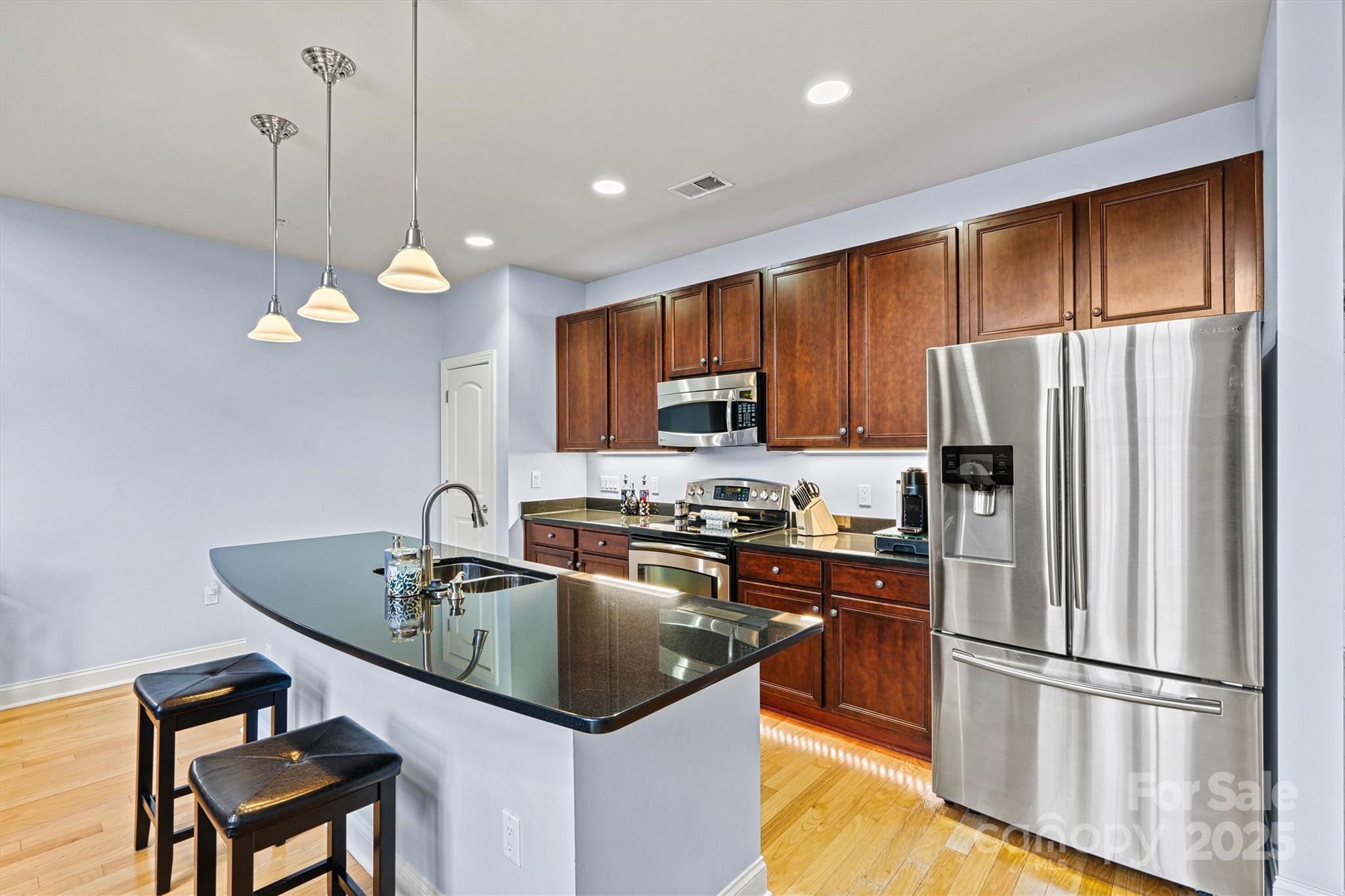 121 Irving Avenue Unit: F
