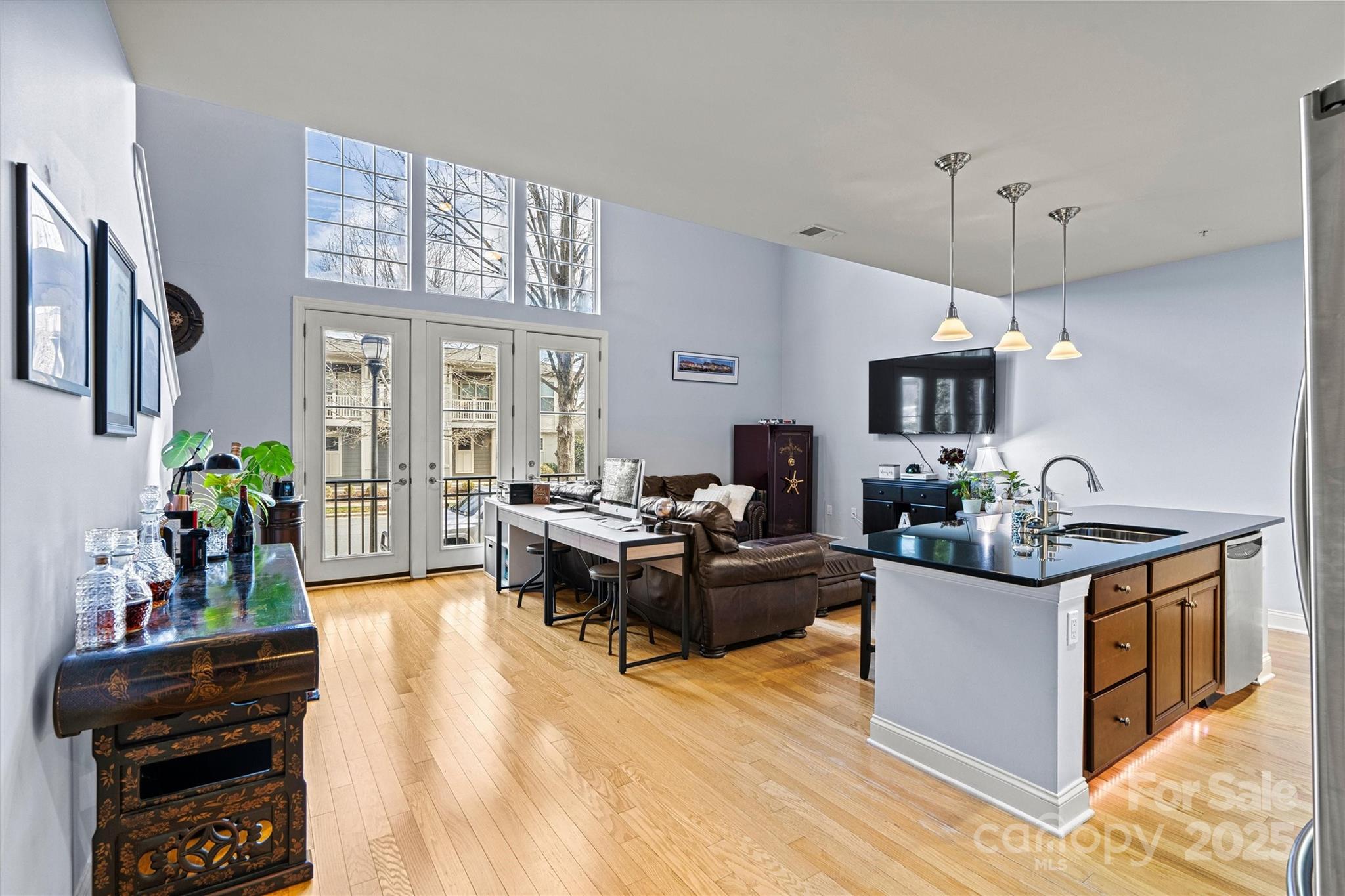121 Irving Avenue Unit: F