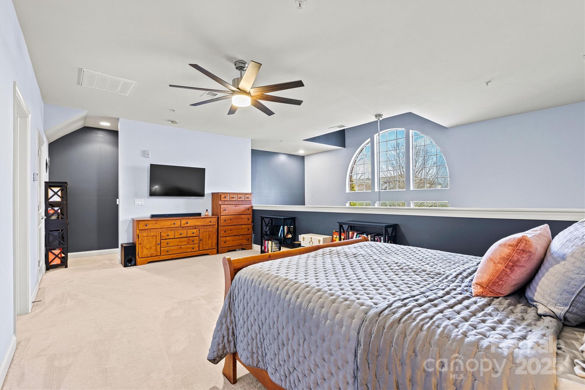 121 Irving Avenue Unit: F