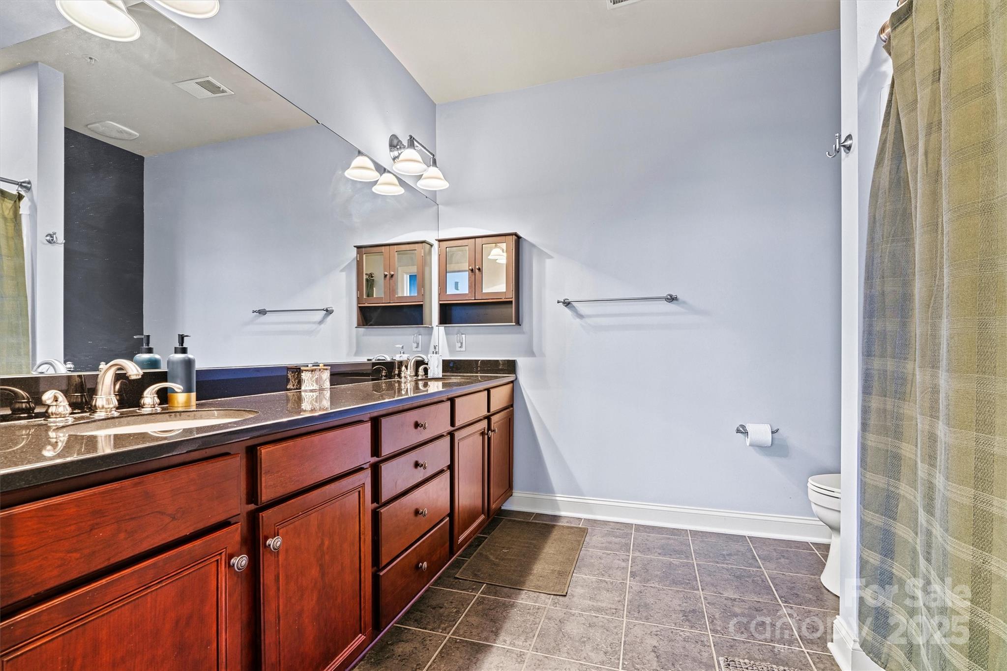 121 Irving Avenue Unit: F
