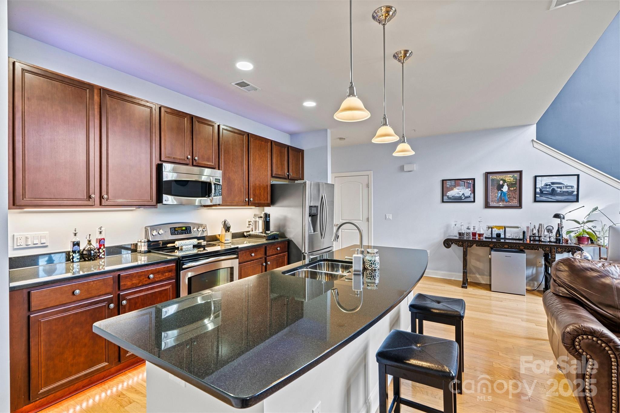 121 Irving Avenue Unit: F