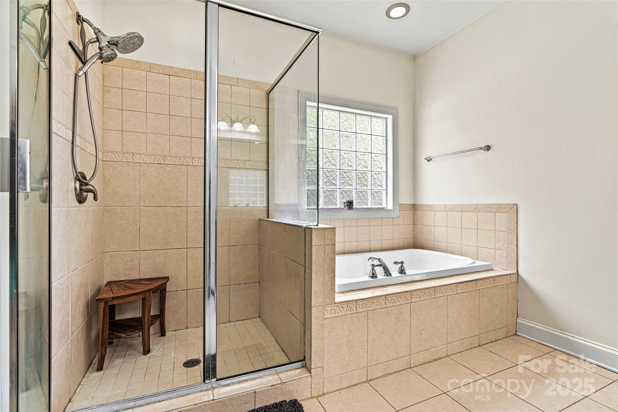 3207 Oak Ridge Circle