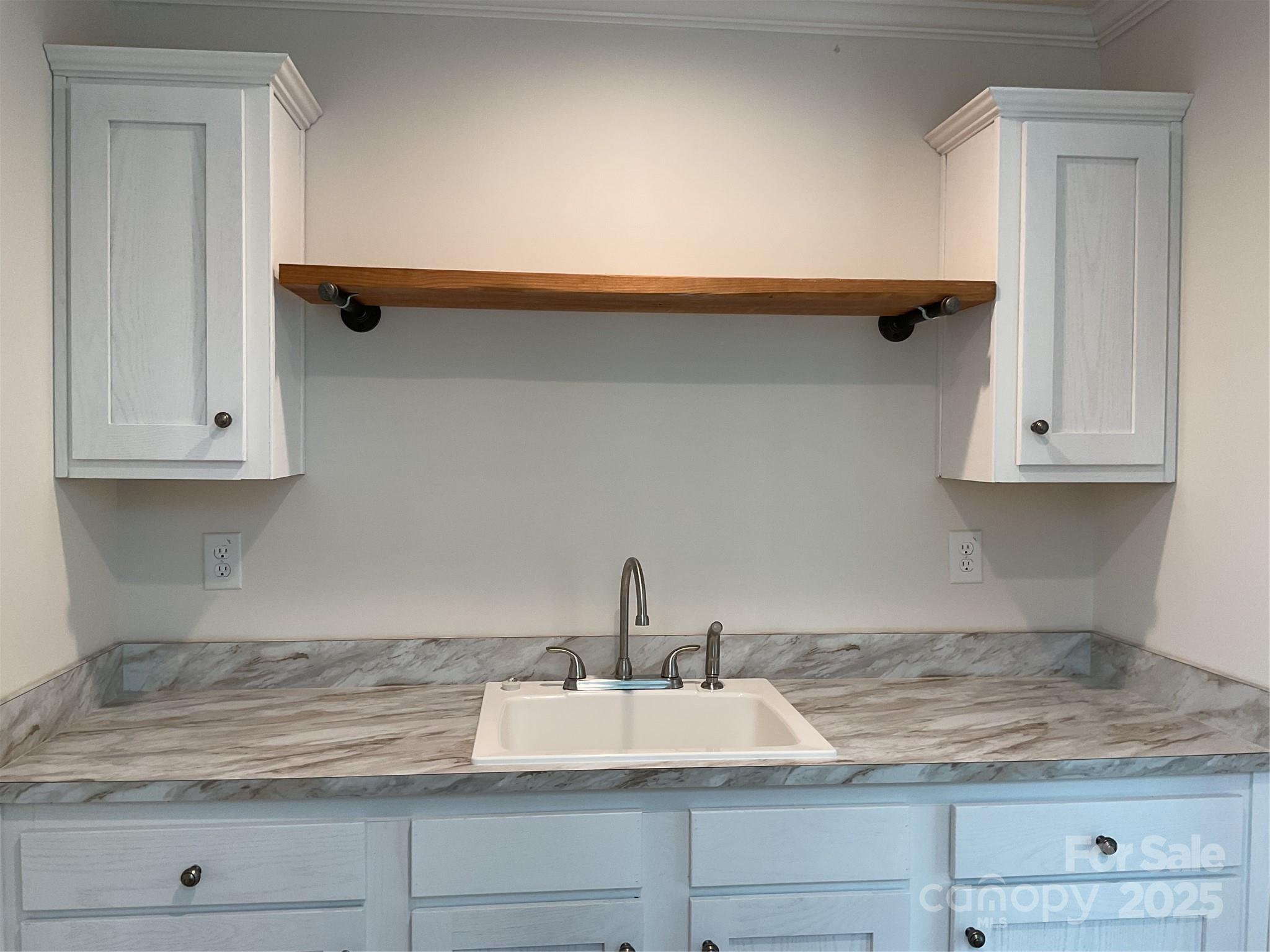 126 Zircon Drive
