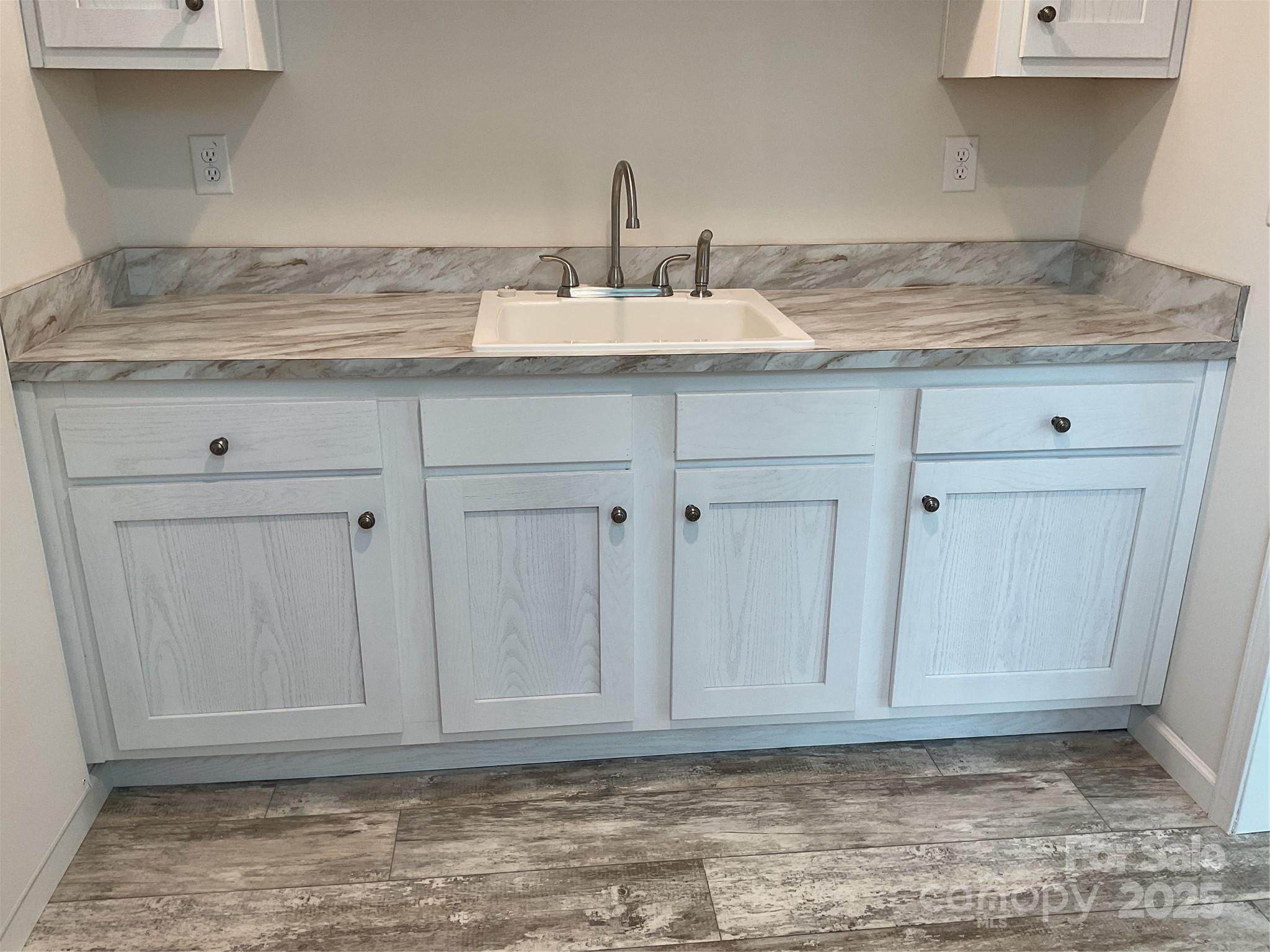 126 Zircon Drive