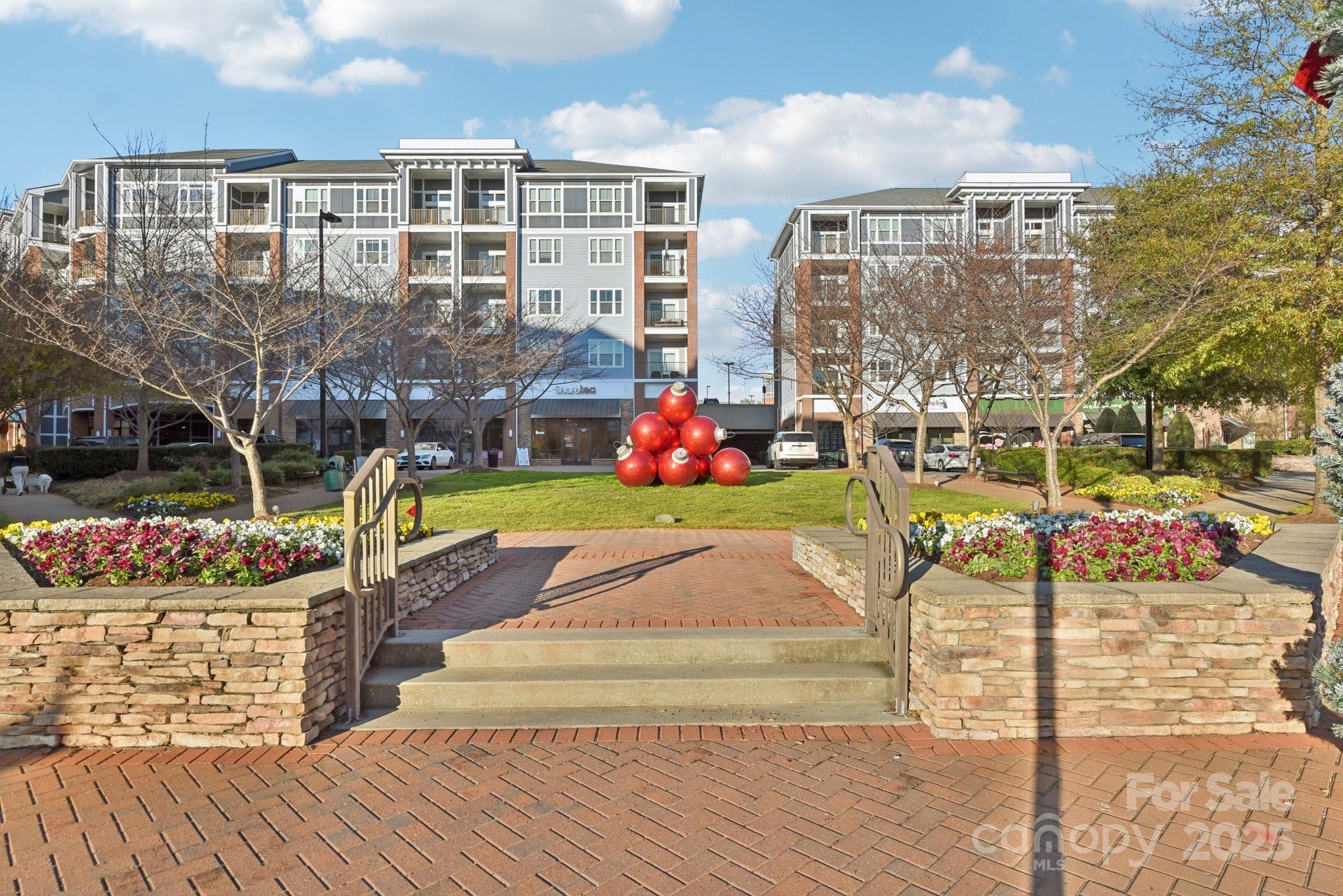 121 Ashford Hollow Lane