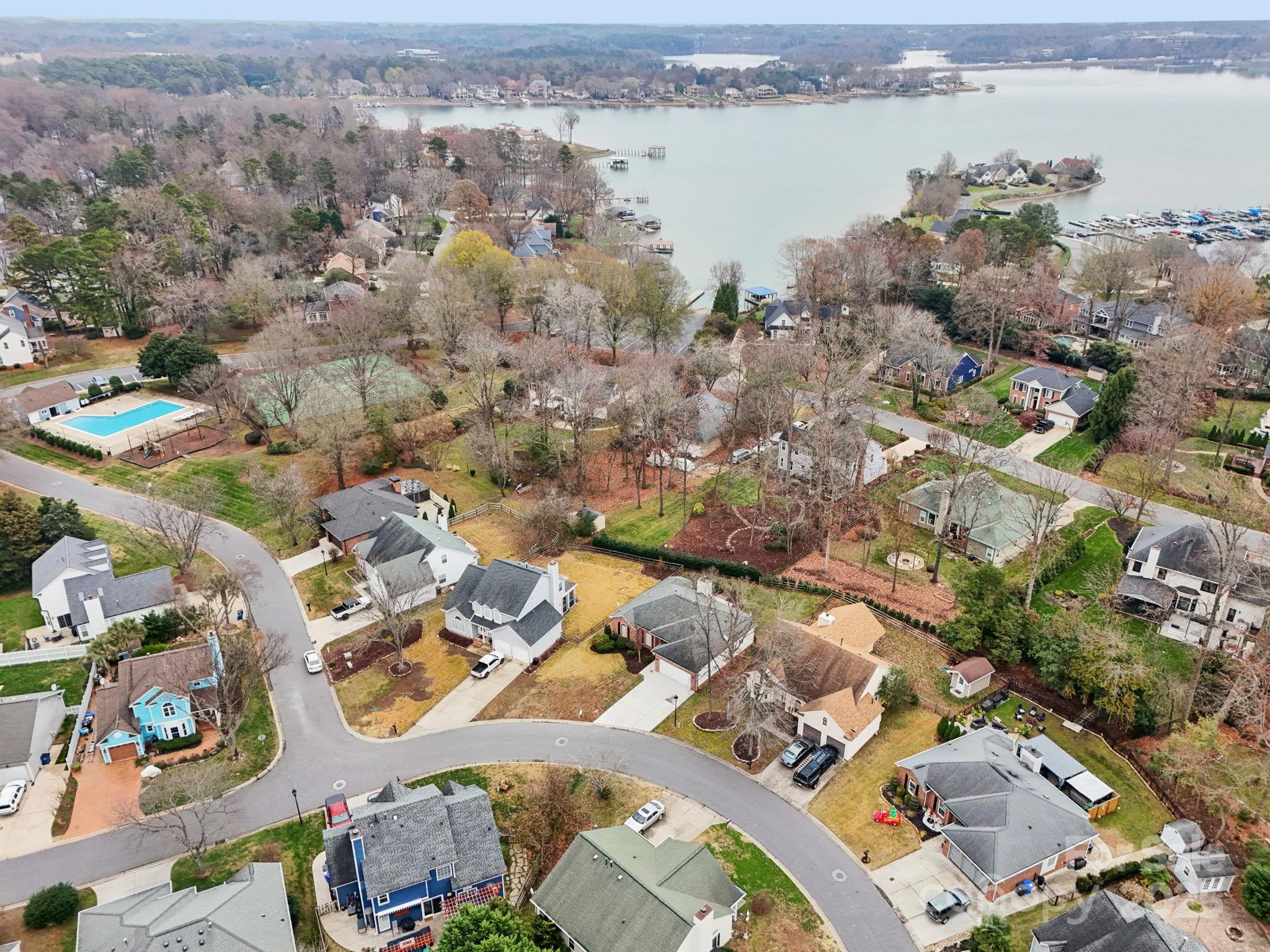 121 Ashford Hollow Lane