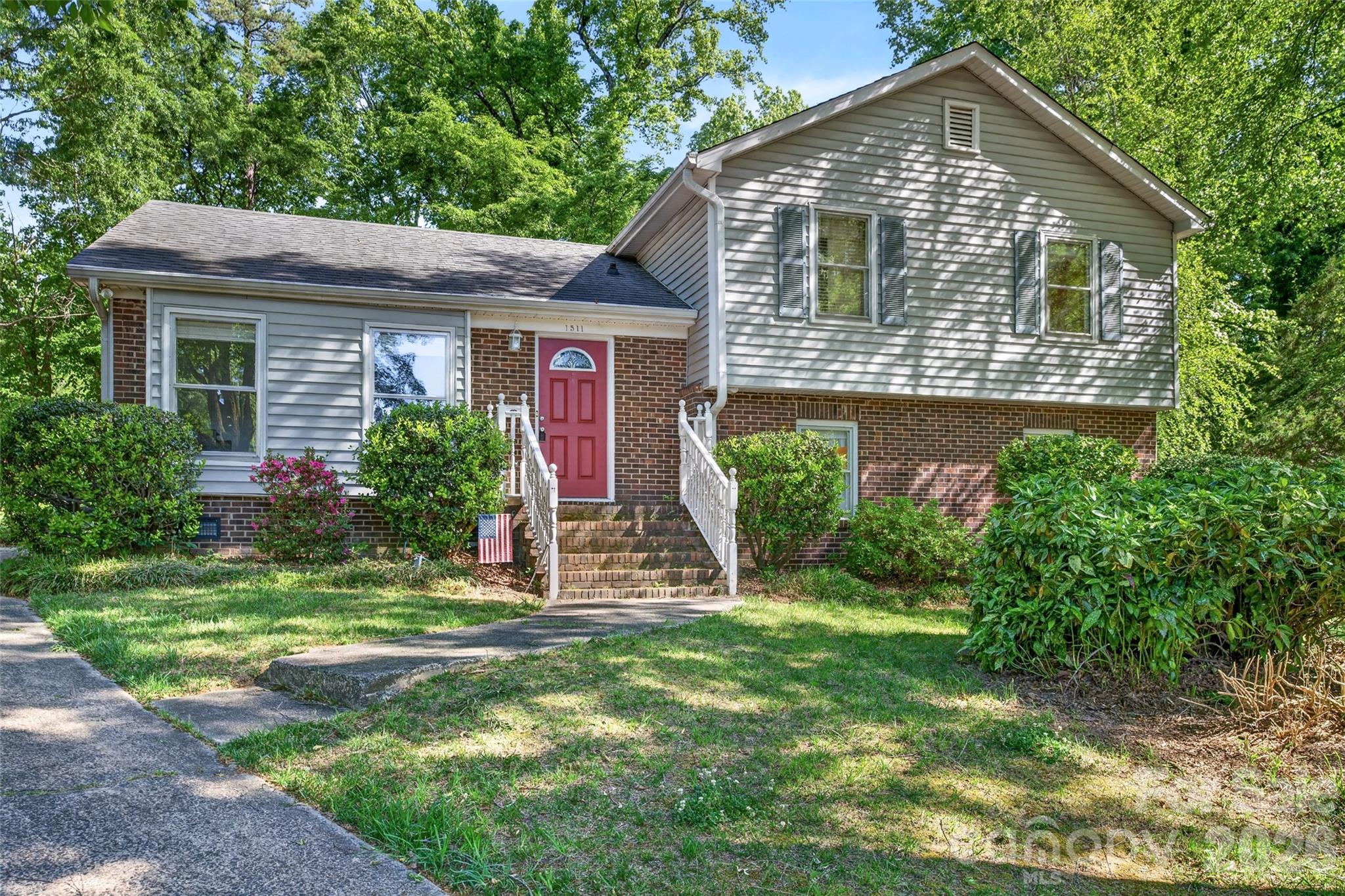1511 Ormsby Court