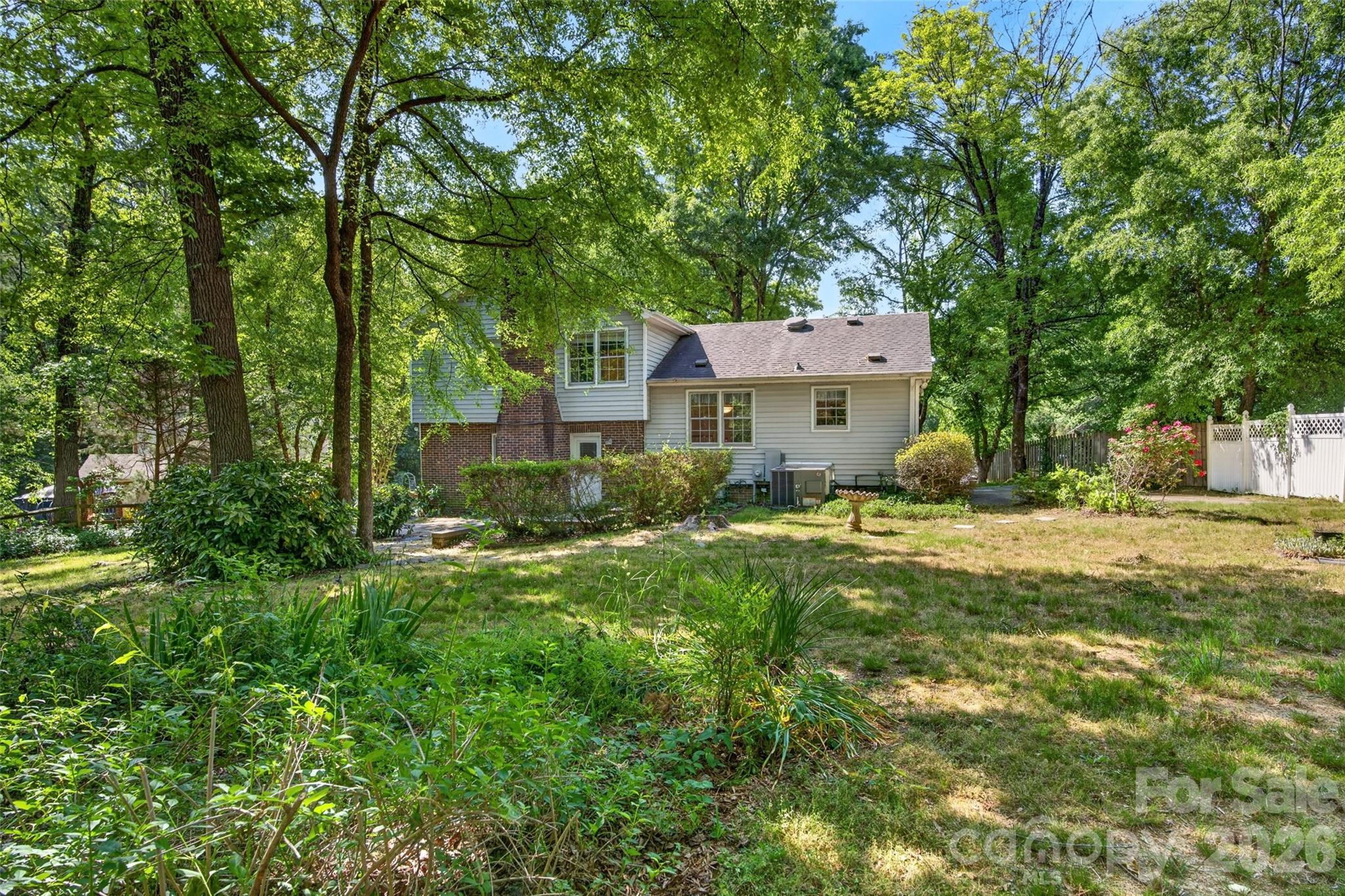1511 Ormsby Court