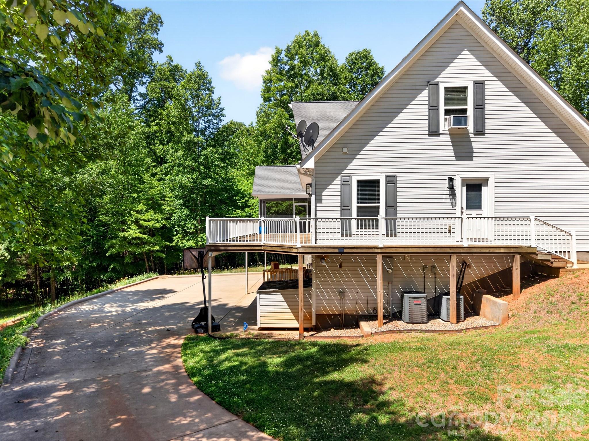 2977 Cabin Creek Drive