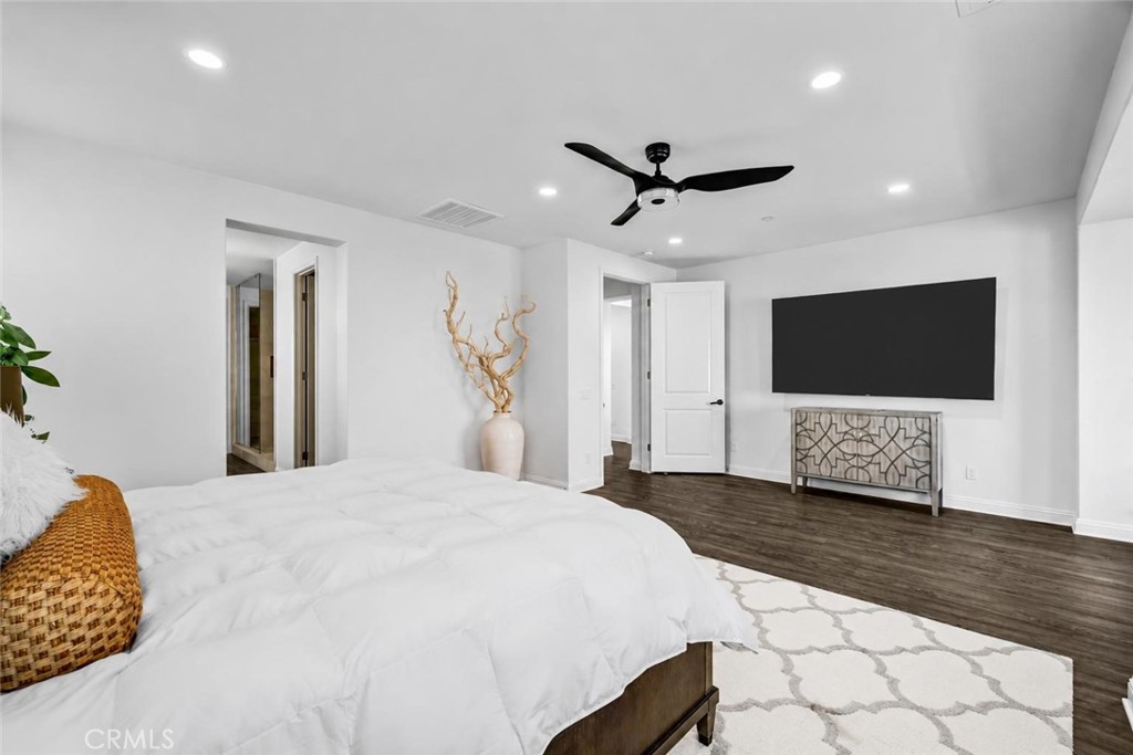 5577 Heritage Oak