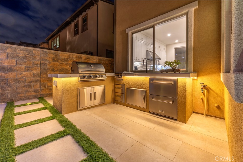 5577 Heritage Oak