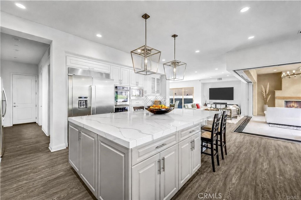 5577 Heritage Oak