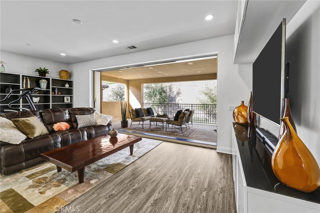 5577 Heritage Oak
