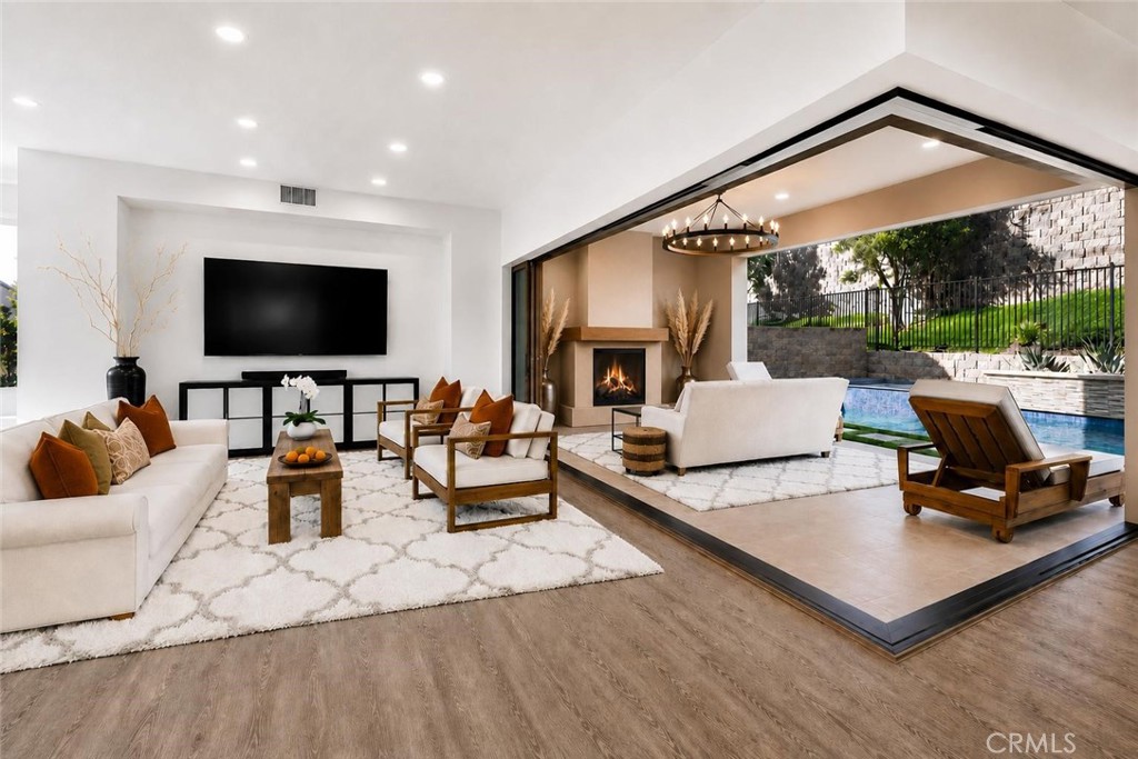 5577 Heritage Oak