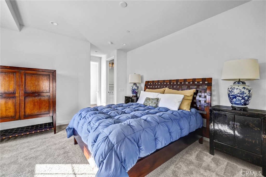5577 Heritage Oak